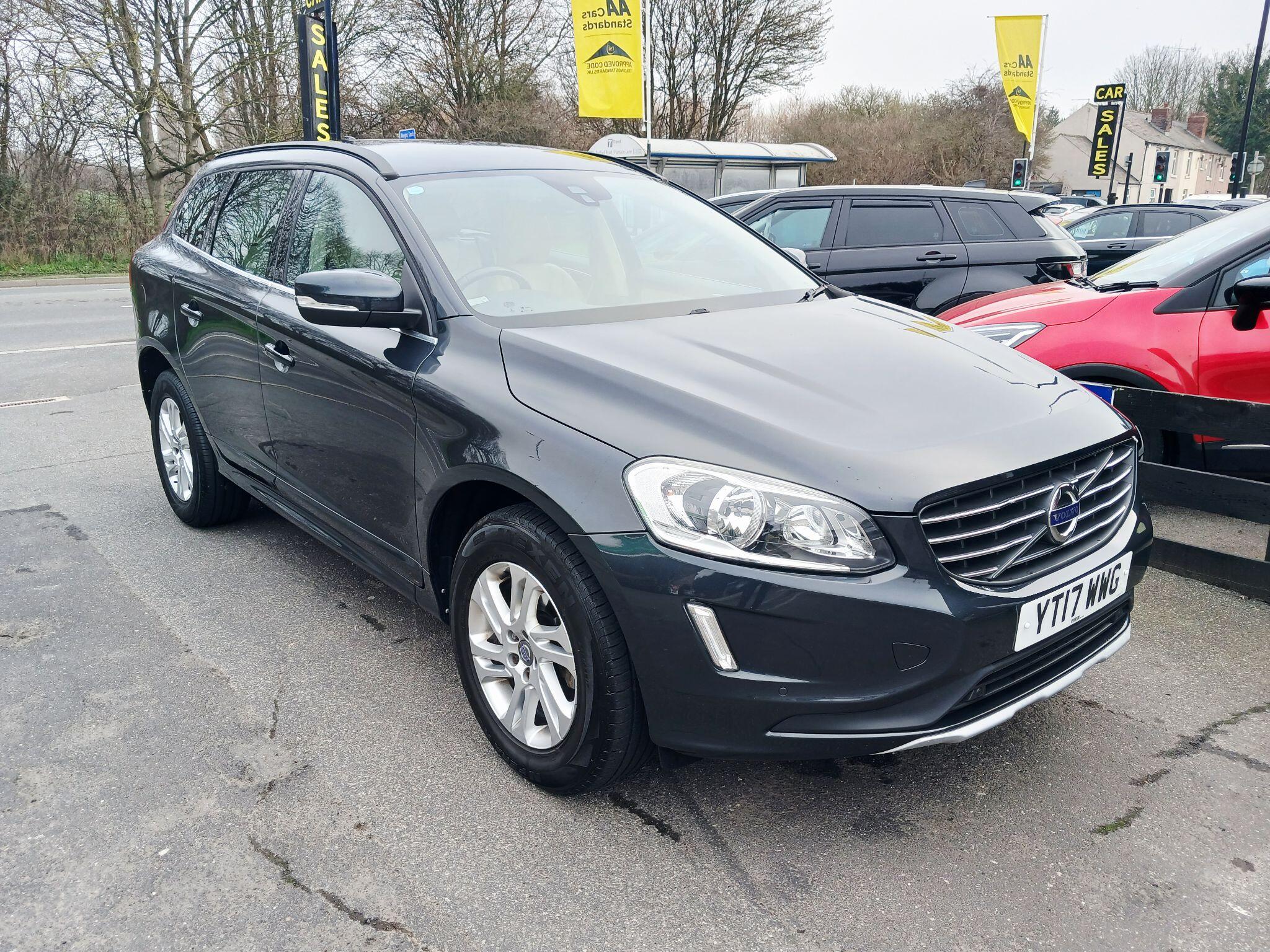 2017 Volvo XC60 image 4