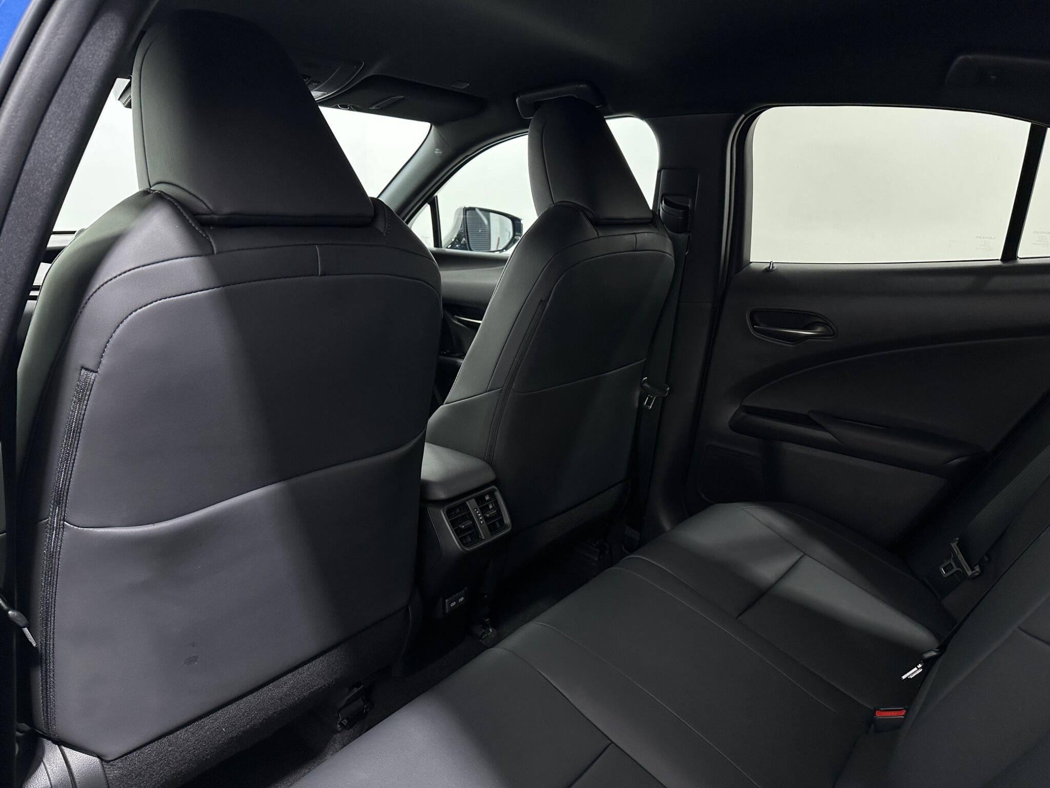 Lexus UX view 38