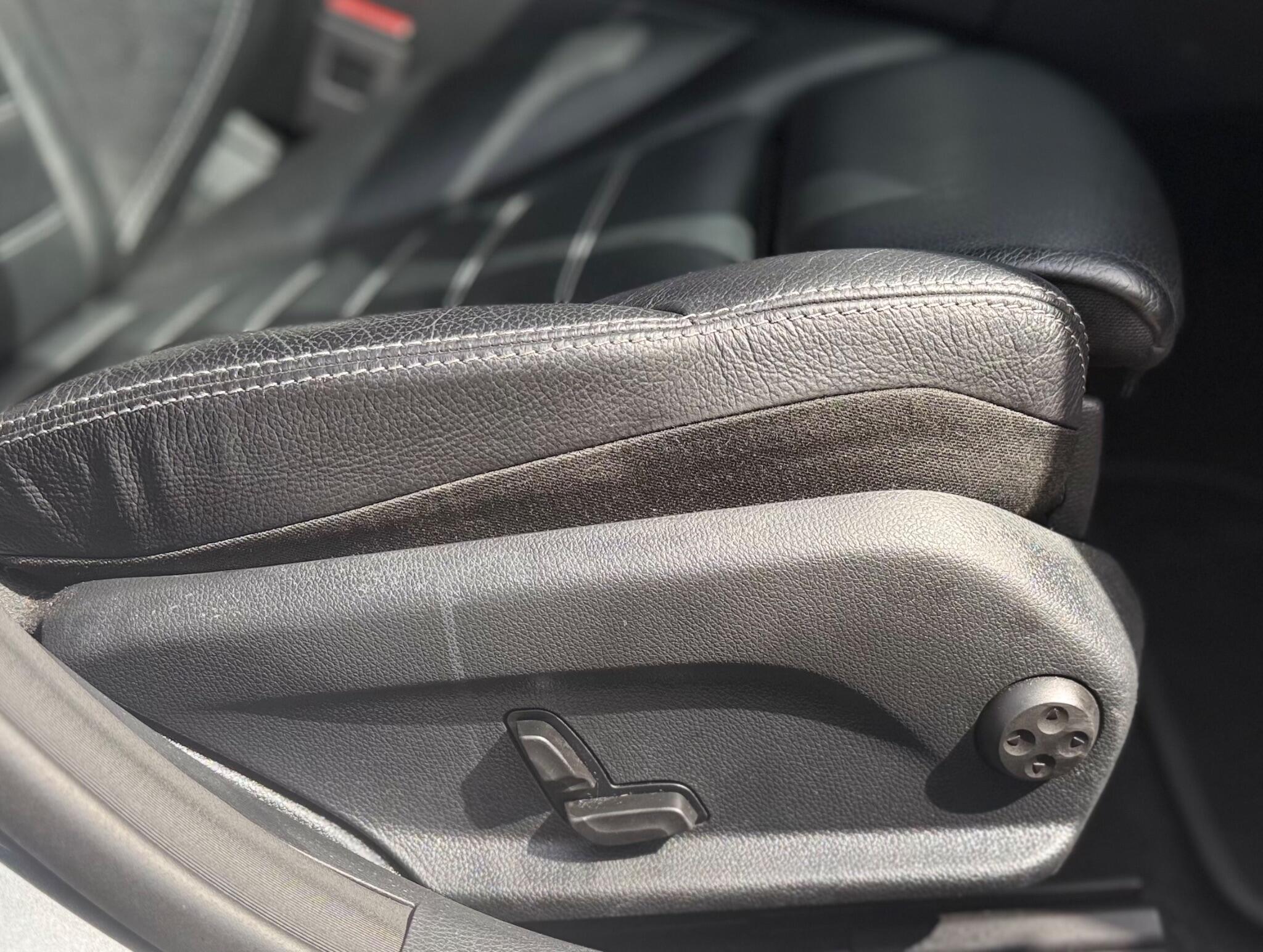 Mercedes-Benz C Class view 33
