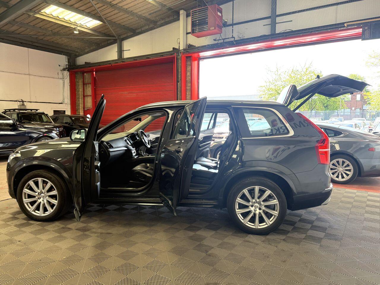 Volvo XC90 view 13