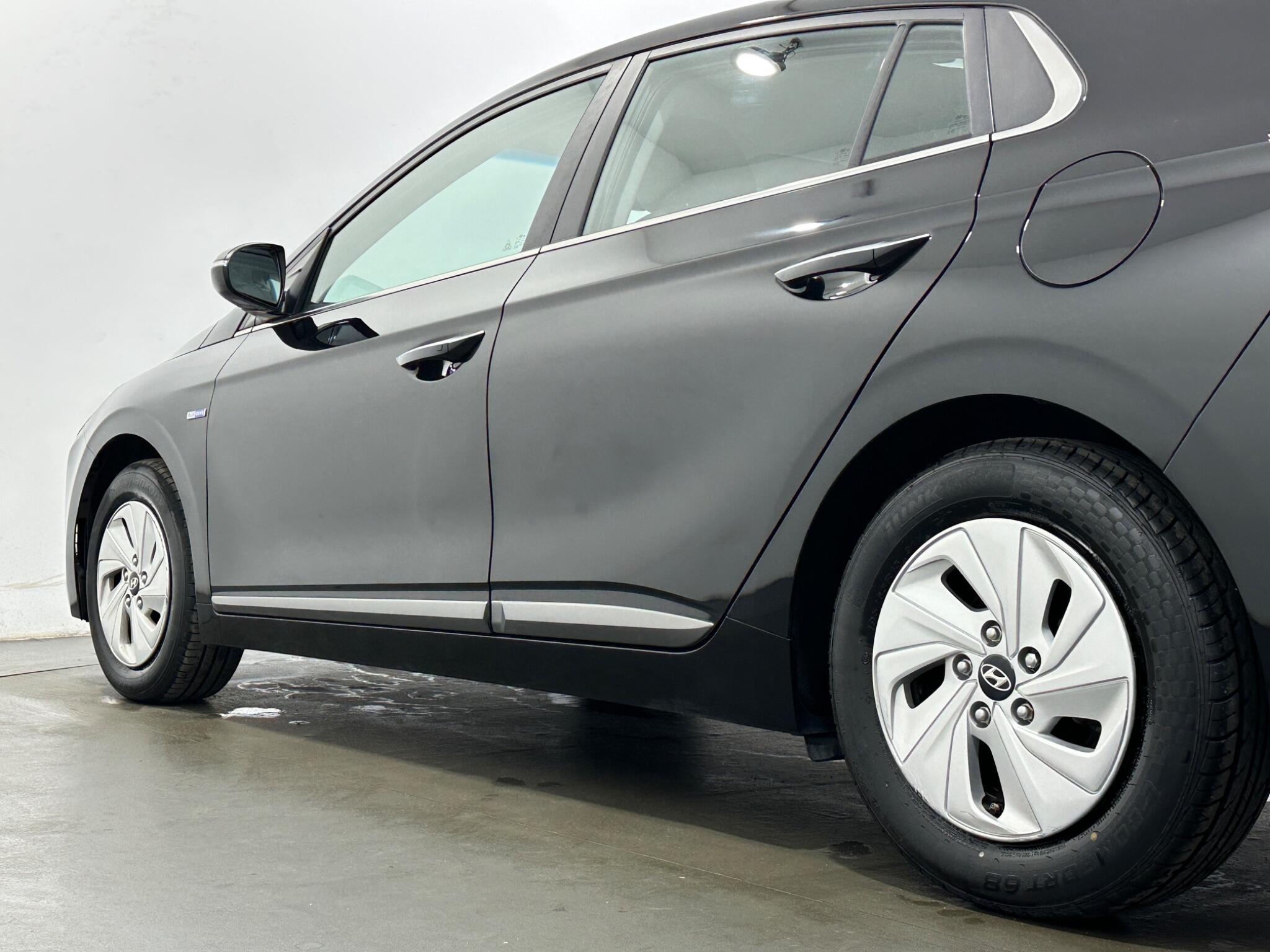 Hyundai IONIQ view 49
