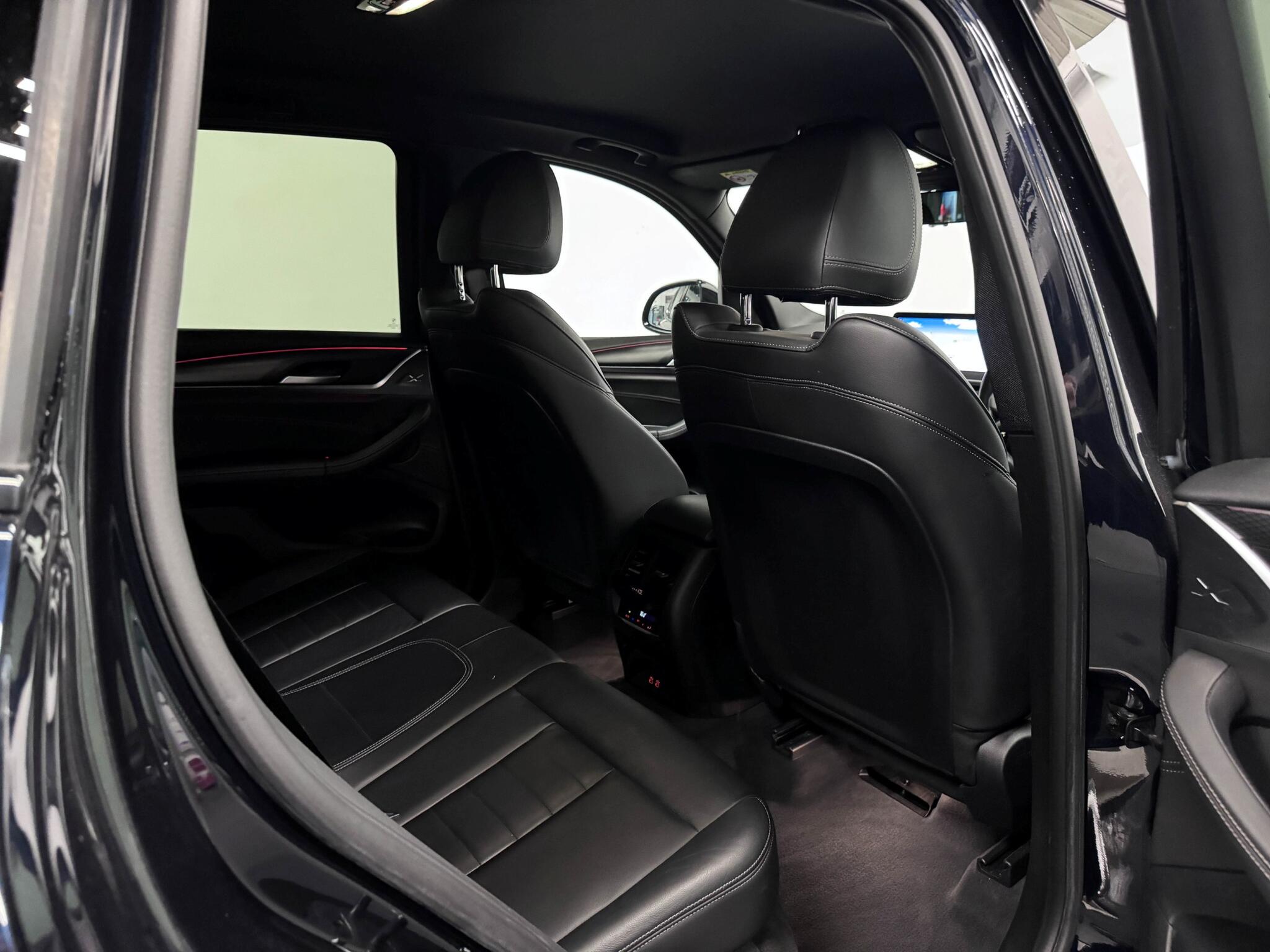 BMW X3 view 26