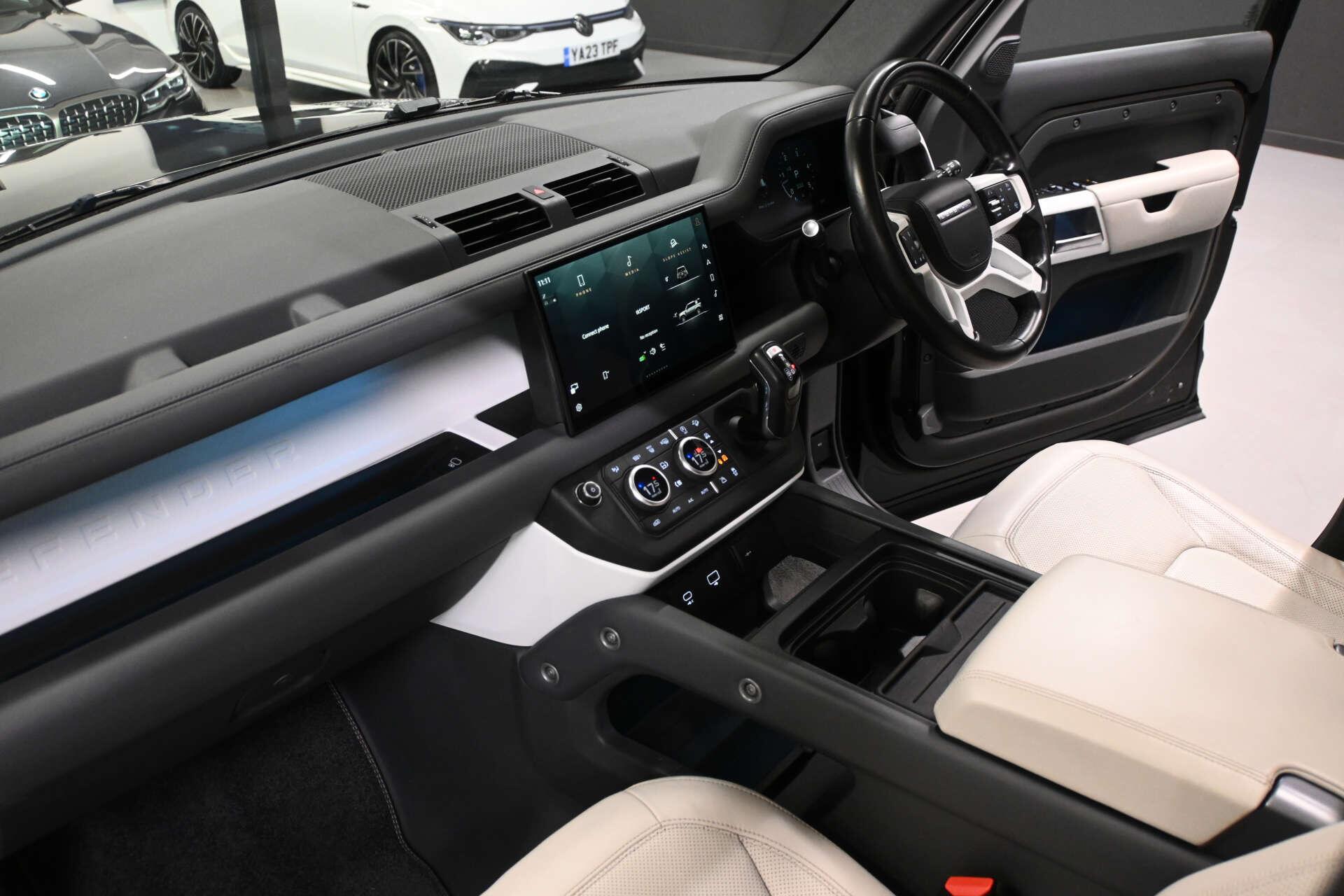 Land Rover Defender view 34