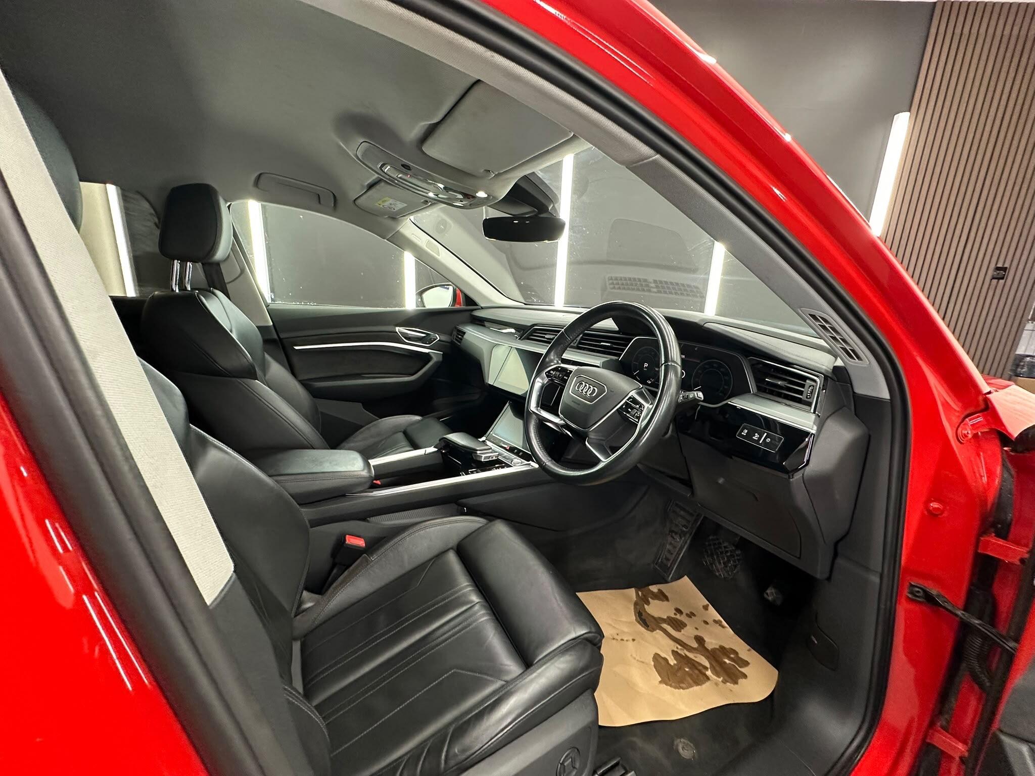 Audi E-Tron view 26