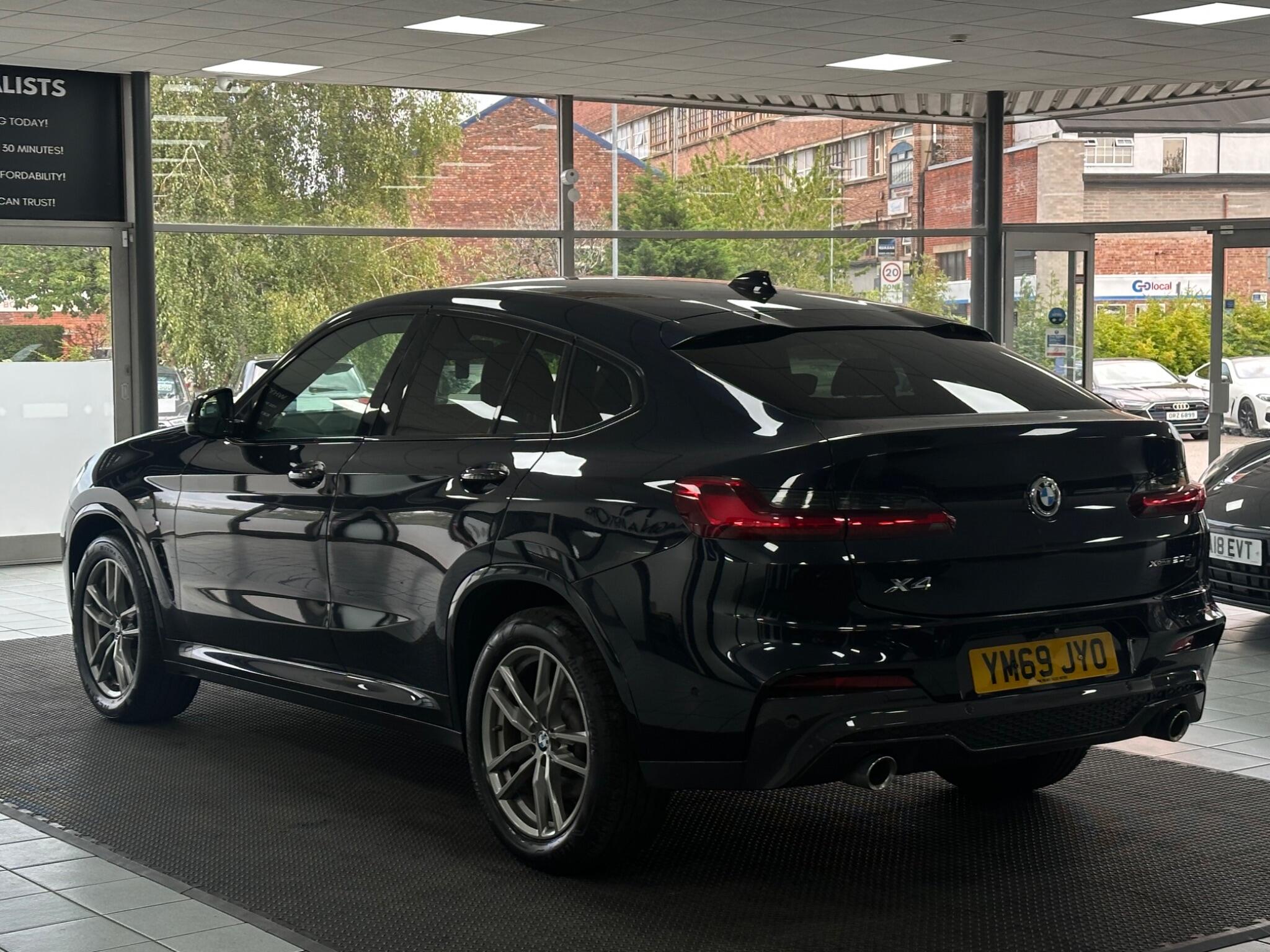 BMW X4 view 11