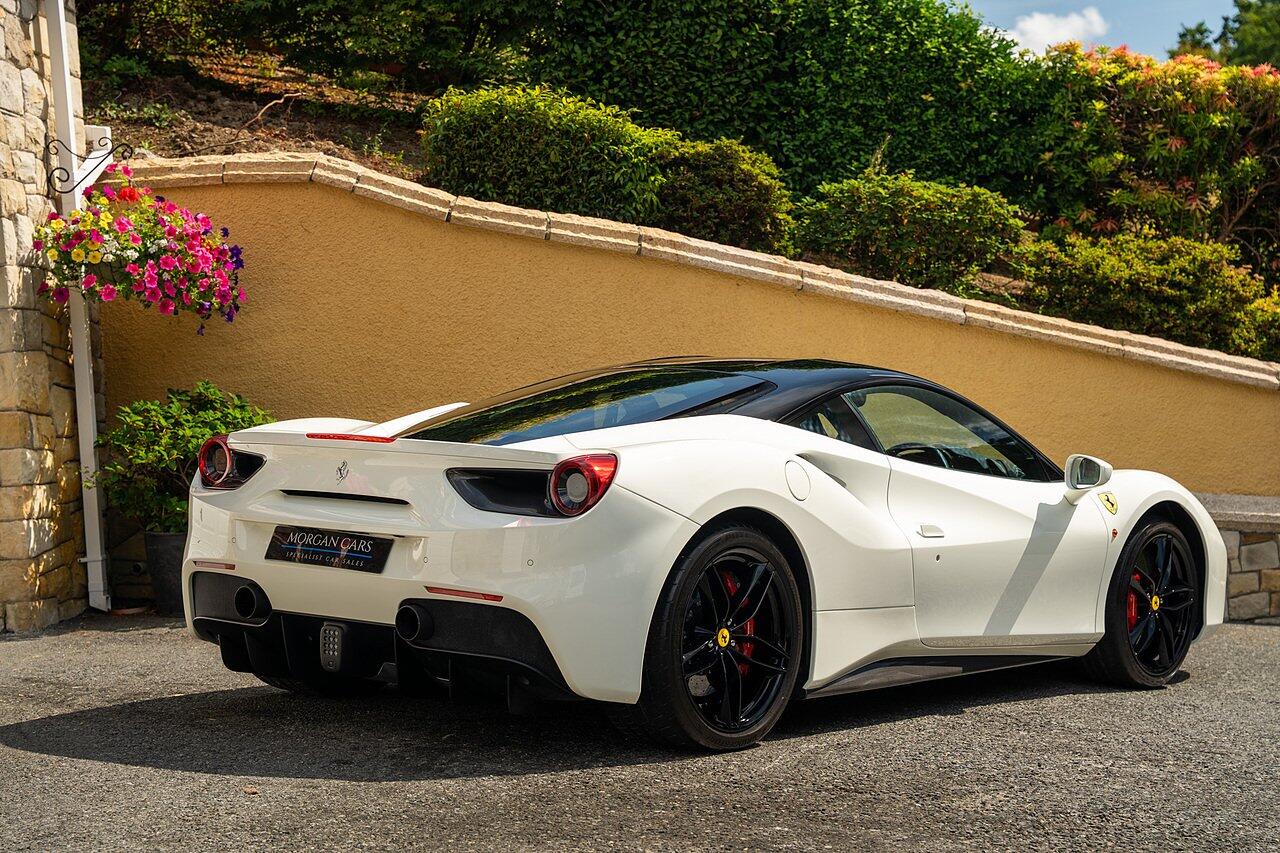 Ferrari 488 view 8