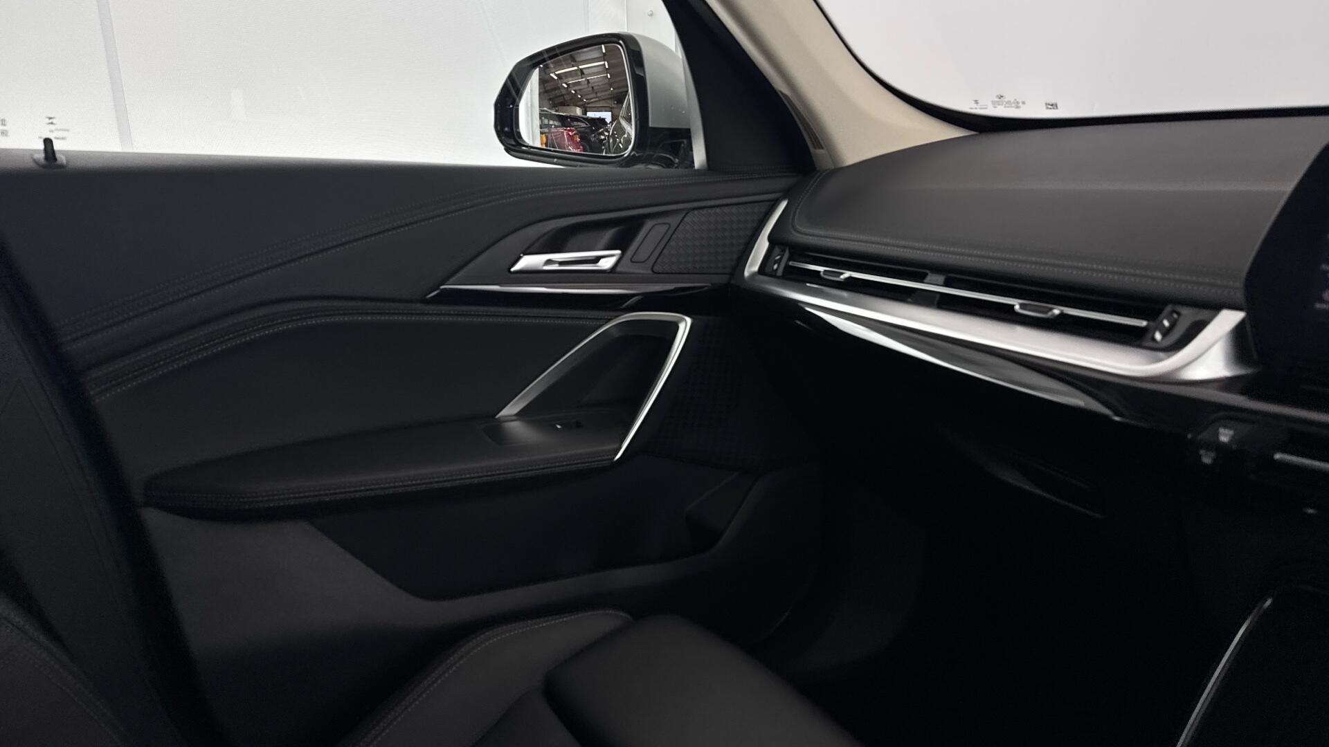 BMW X1 view 34