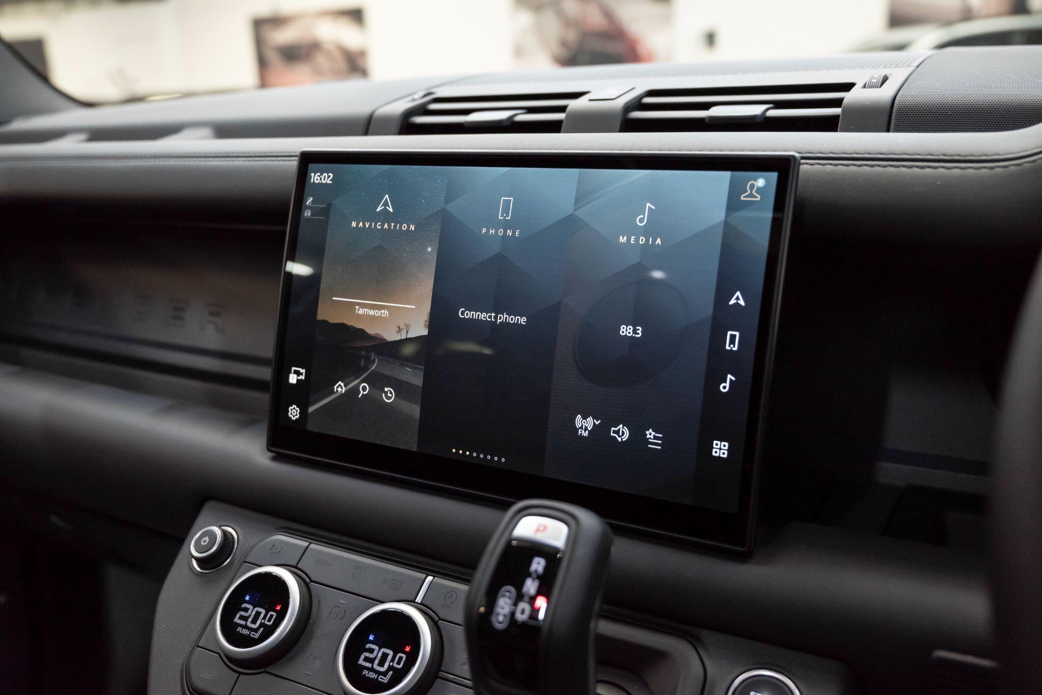 Land Rover Defender view 44