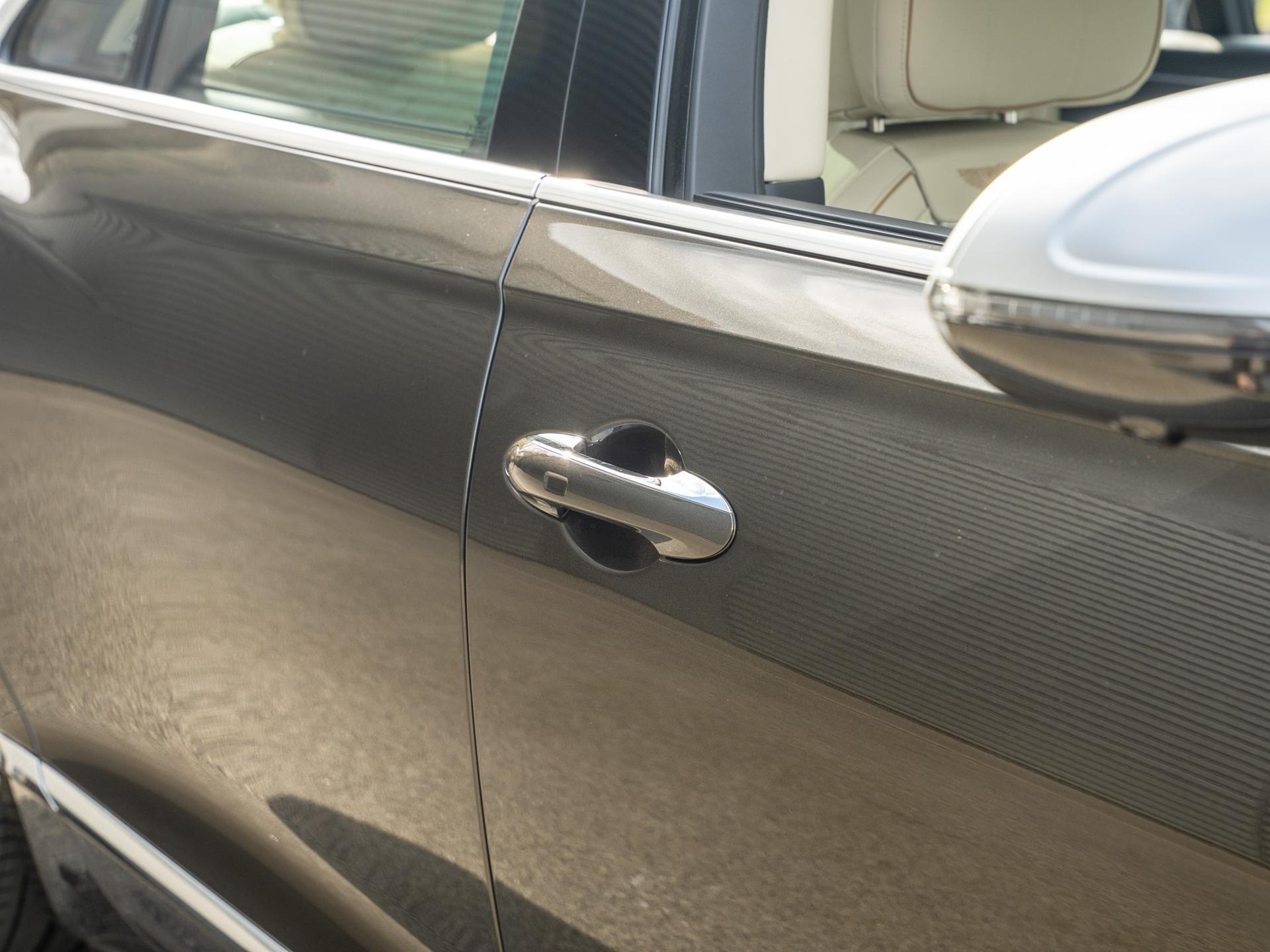 Bentley Flying Spur view 9