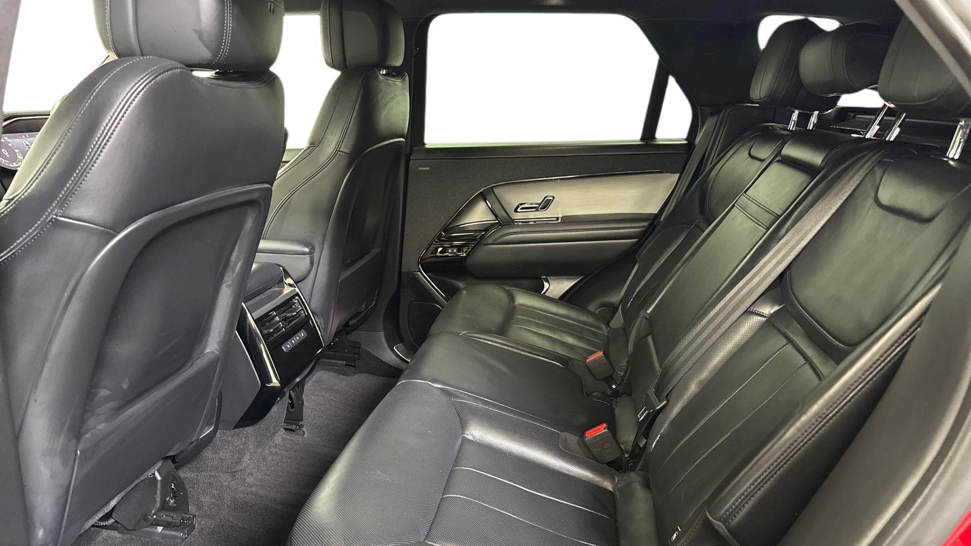 Land Rover Range Rover Sport view 4