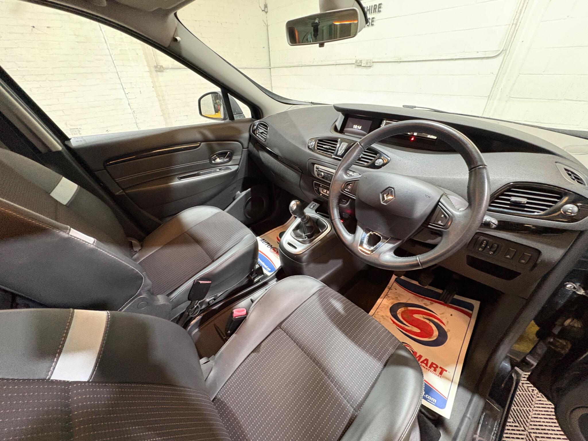 Renault Scenic view 30