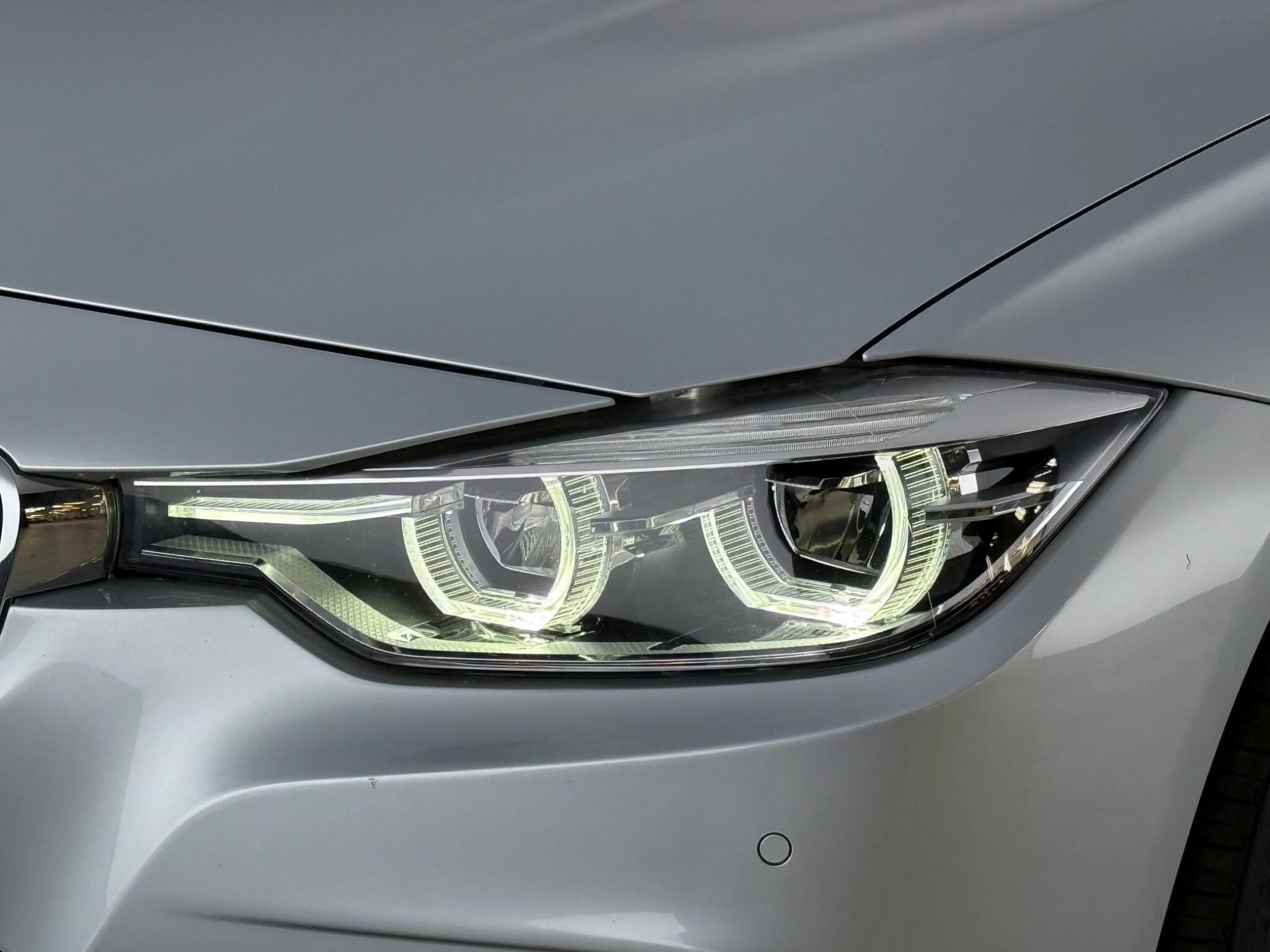 BMW 3 Series view 11