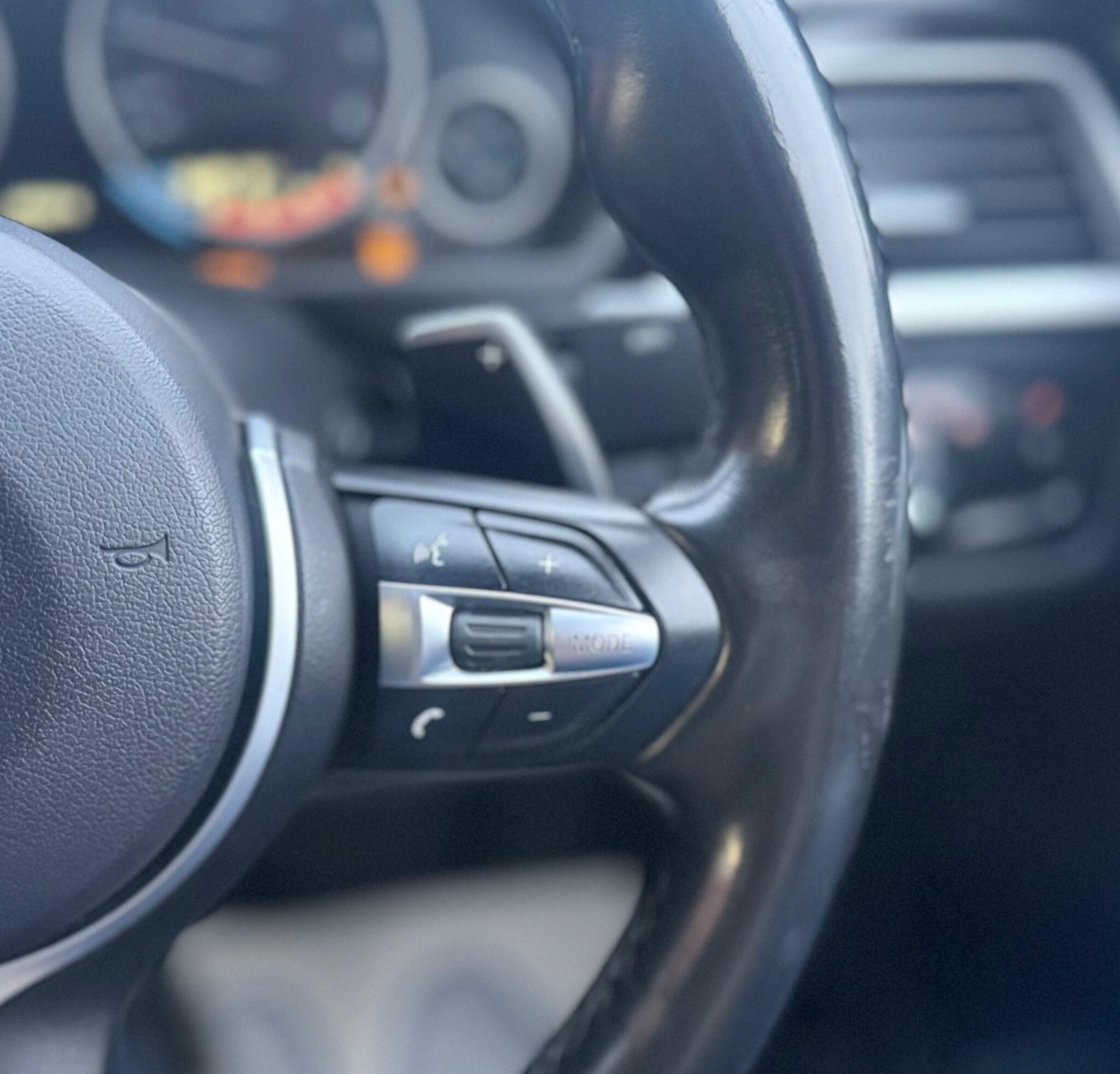 BMW 3 Series view 23