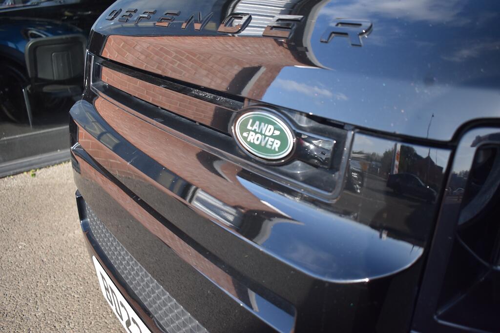 Land Rover Defender view 21