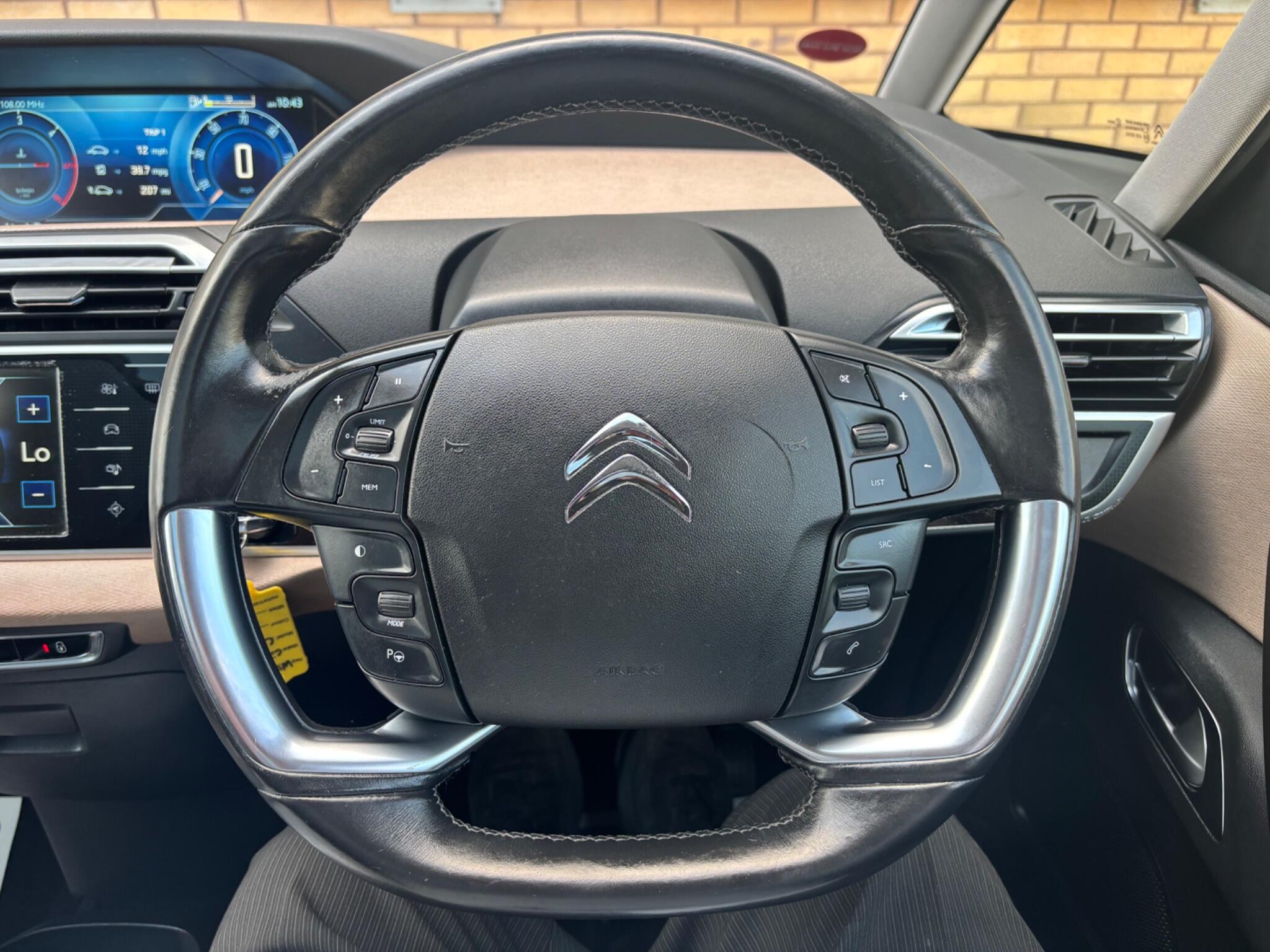 Citroen C4 Picasso view 26
