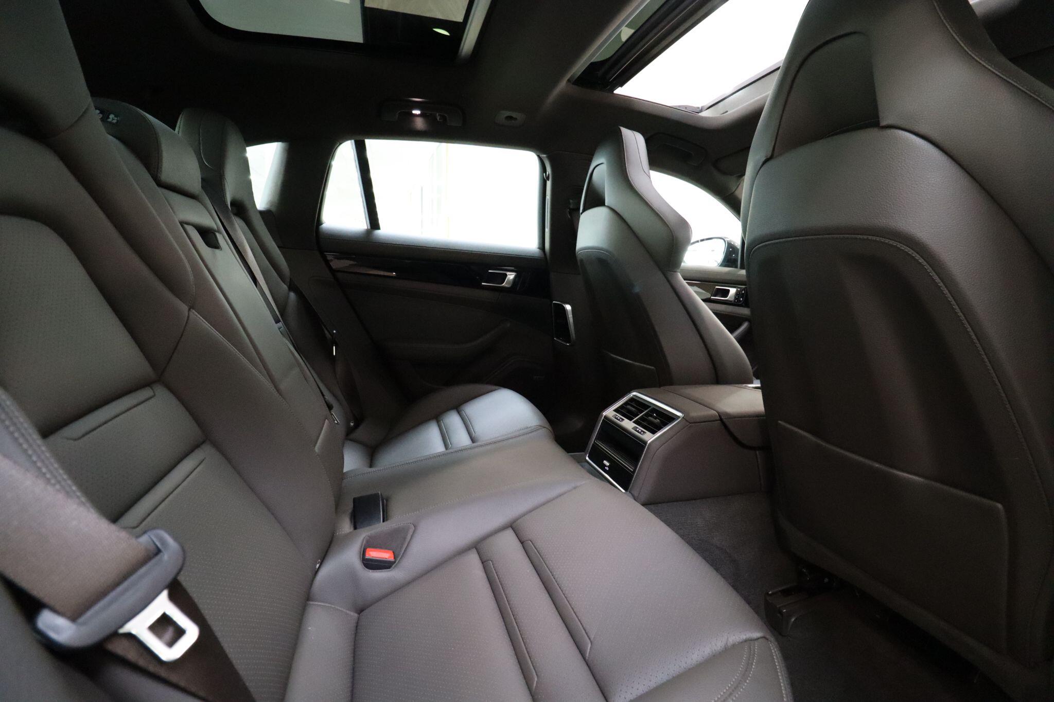 Porsche Panamera view 13