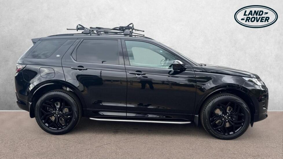 Land Rover Discovery Sport view 5