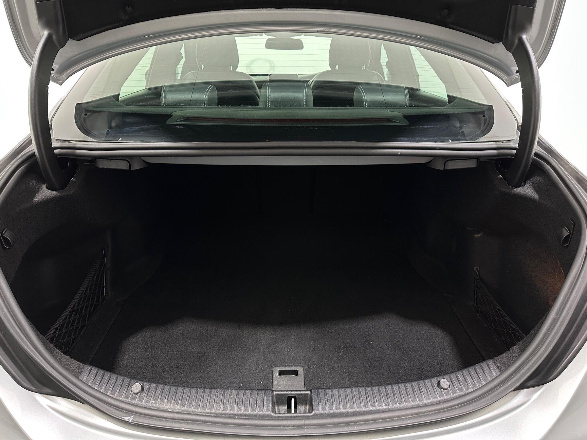 Mercedes-Benz C-Class view 48