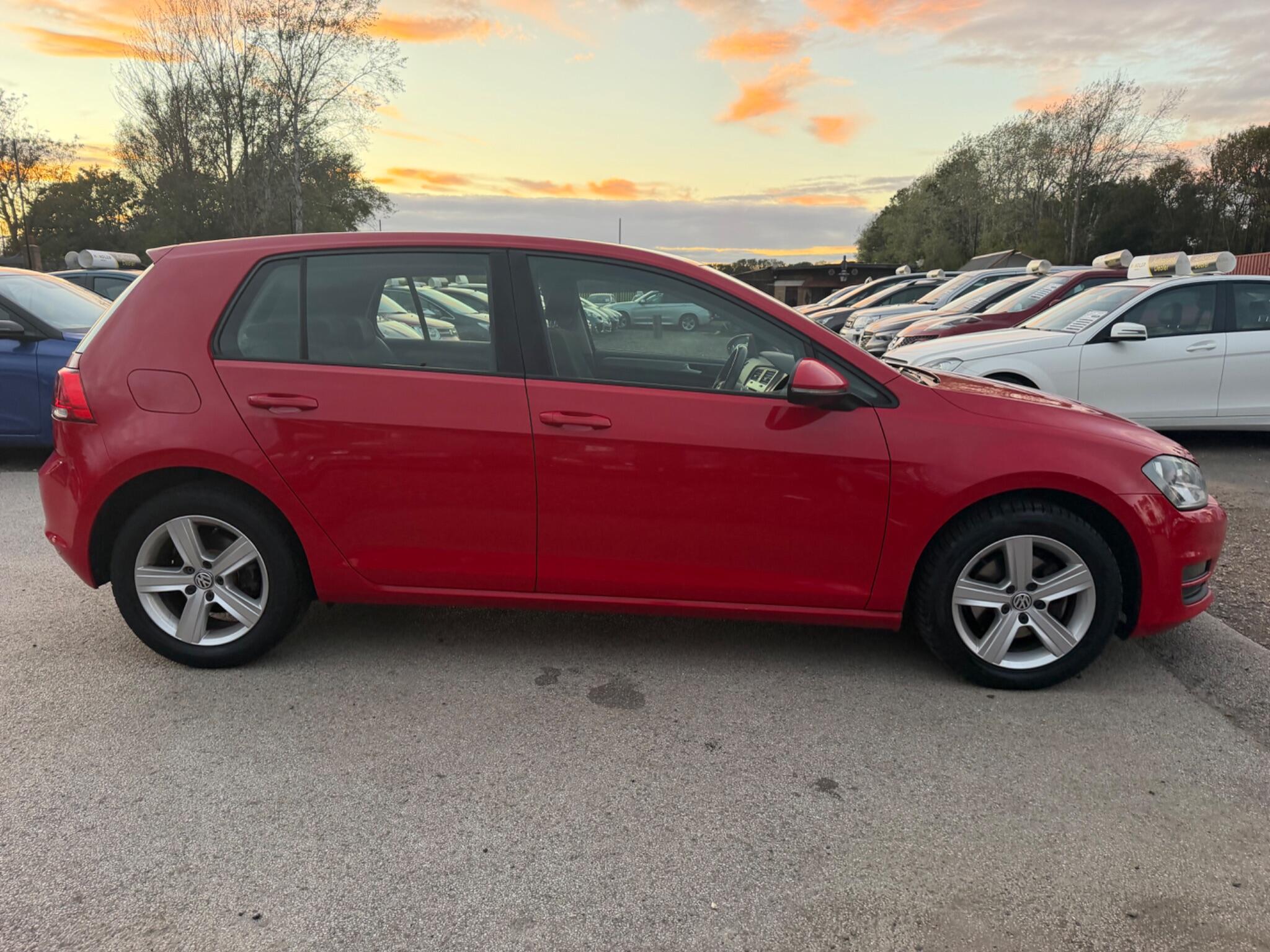 Volkswagen Golf view 19