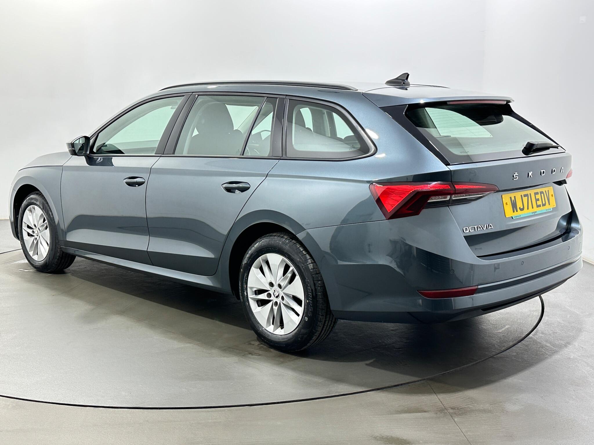 Skoda Octavia view 6