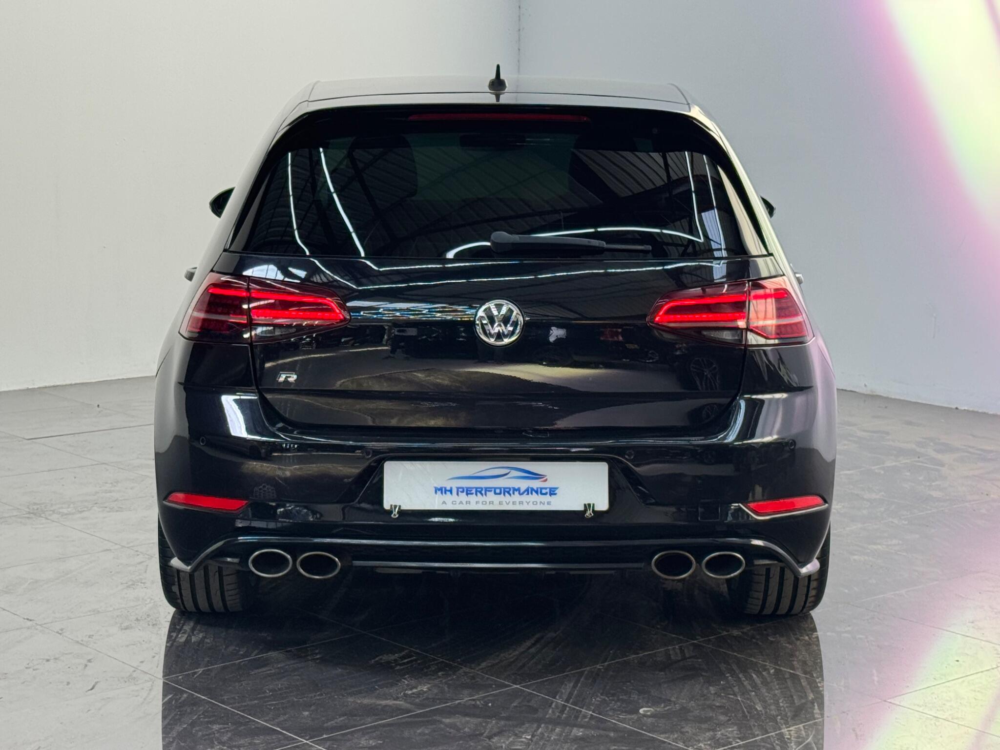 Volkswagen Golf view 64