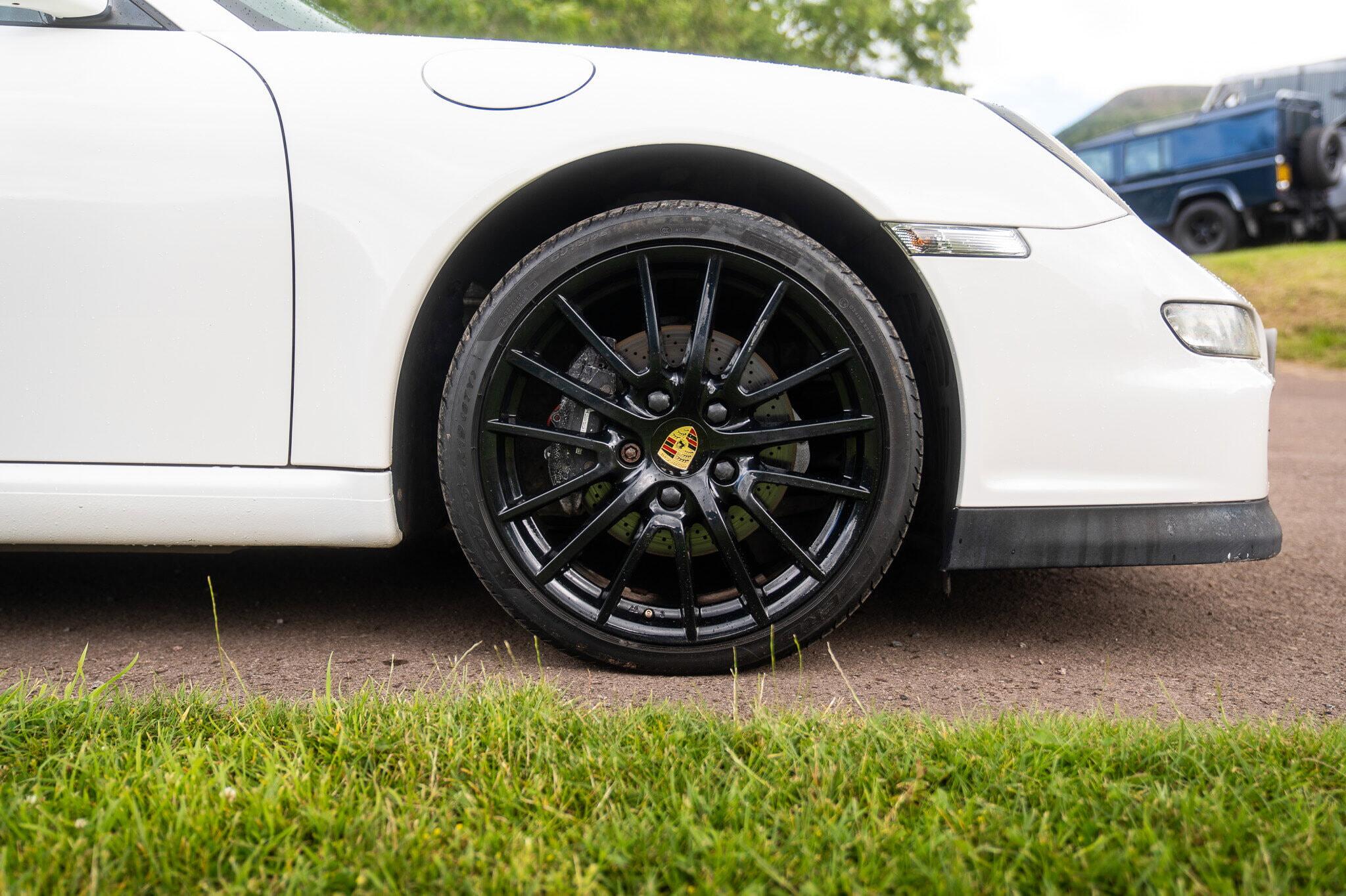 Porsche 911 view 9