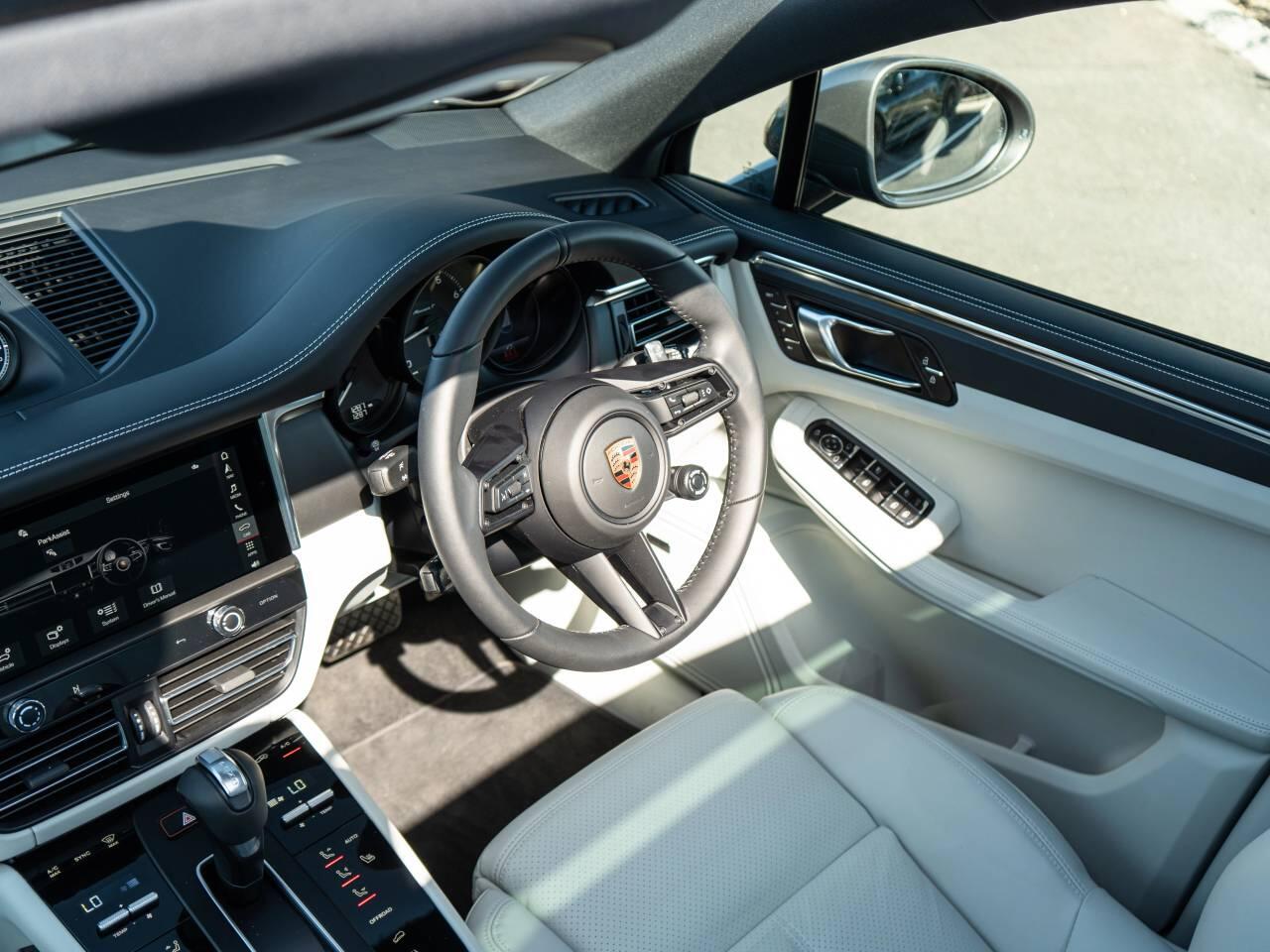 Porsche Macan view 52