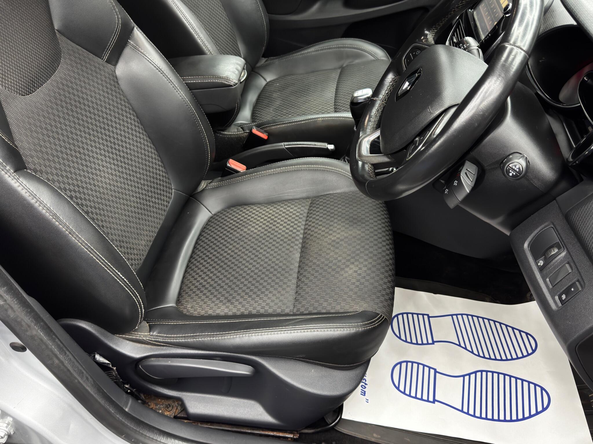 Renault Clio view 13