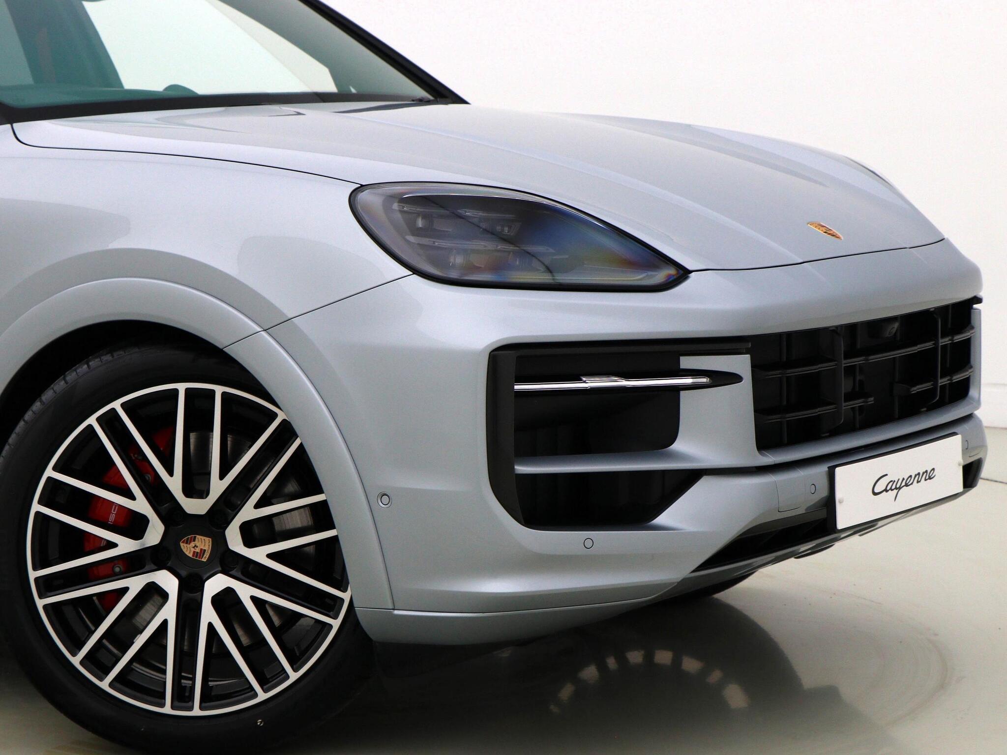 Porsche Cayenne view 44
