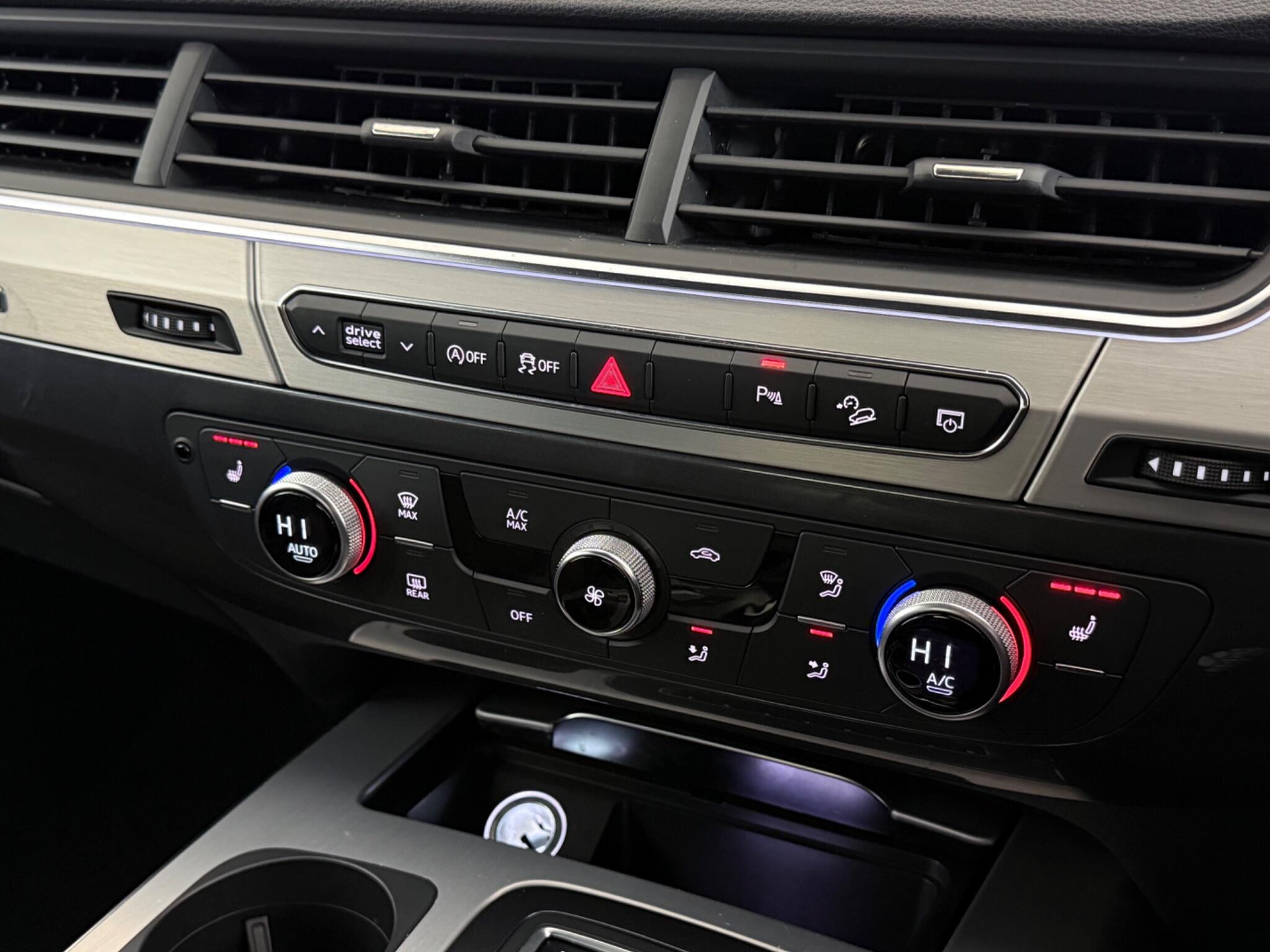Audi Q7 view 35