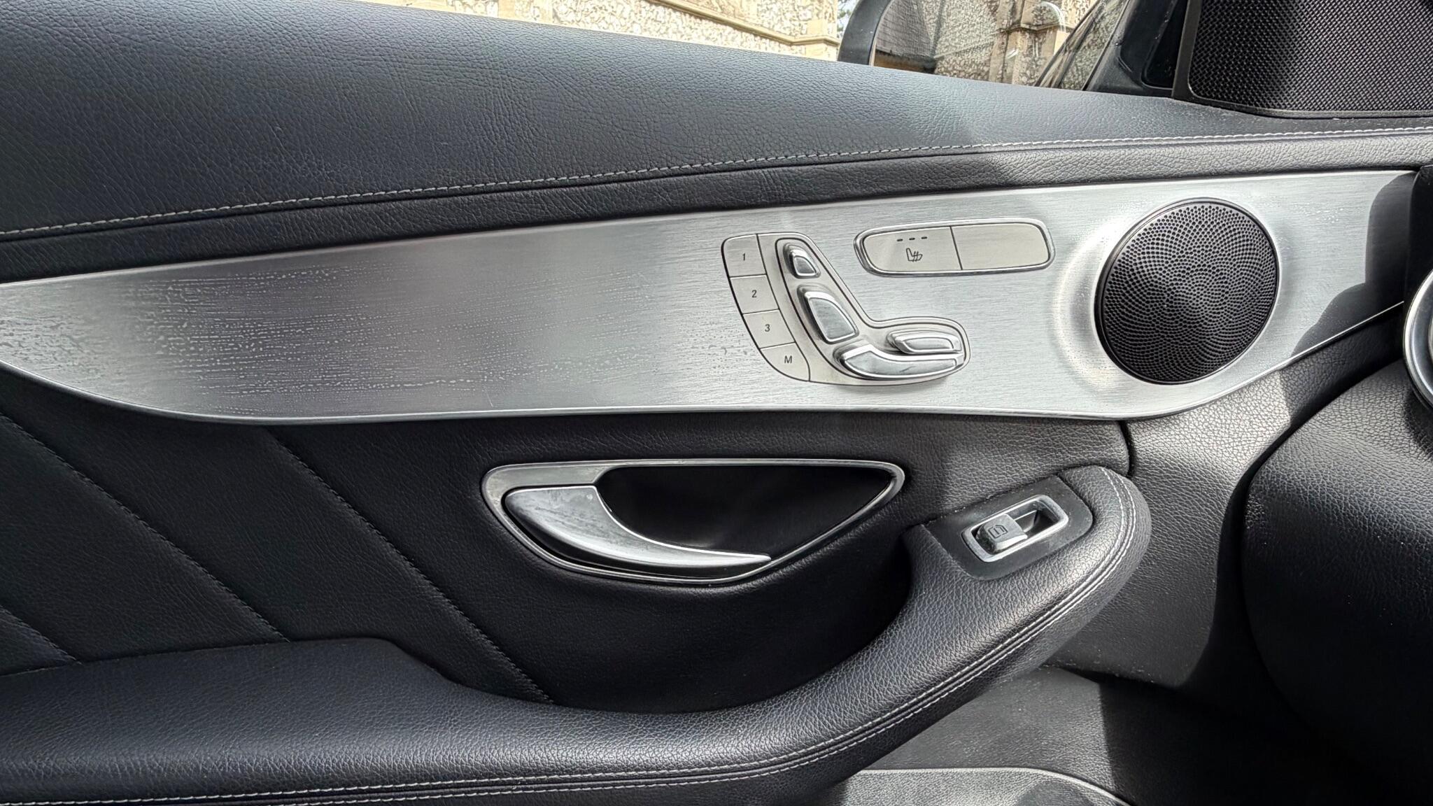 Mercedes-Benz C-Class view 40