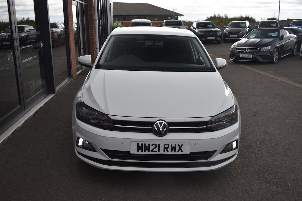 Volkswagen Polo view 3