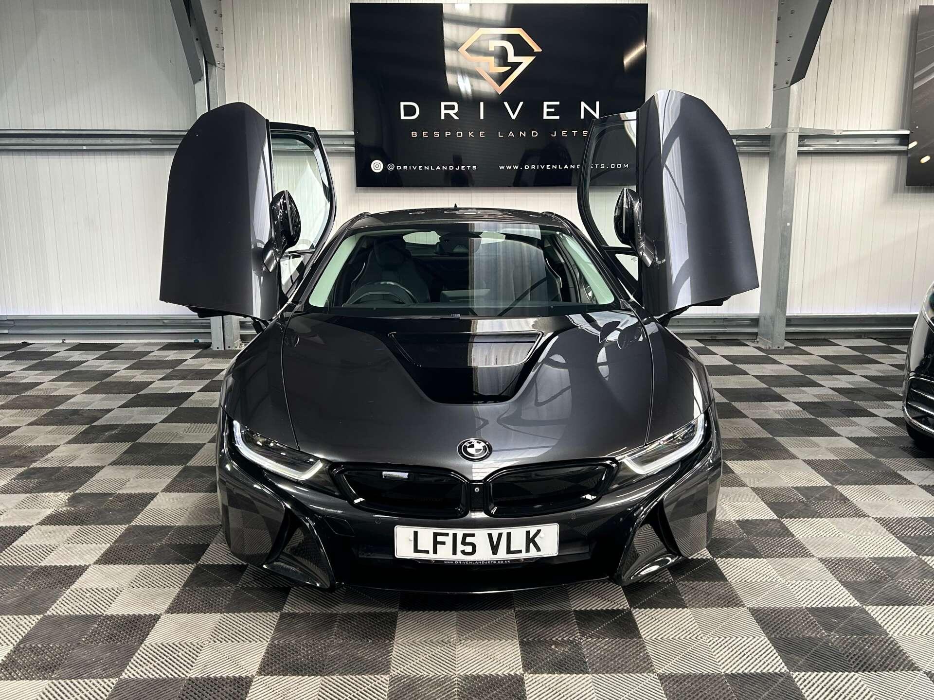 BMW I8 view 5
