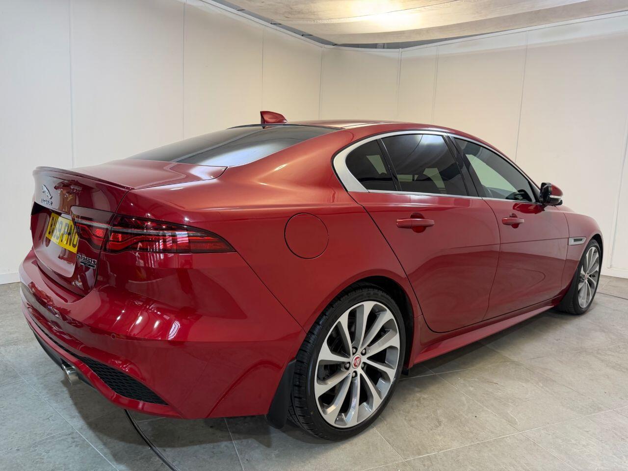 Jaguar Xe view 60