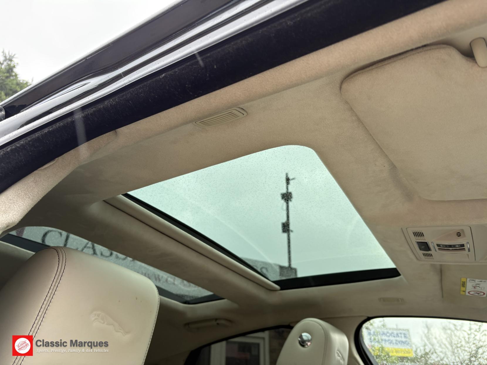Jaguar XJ view 51