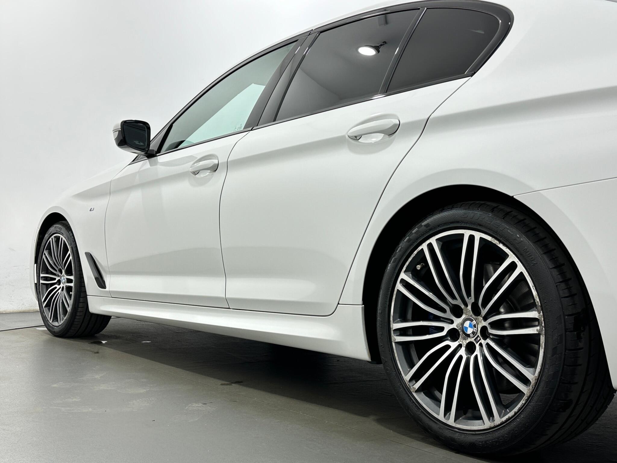 BMW 5 Series view 48