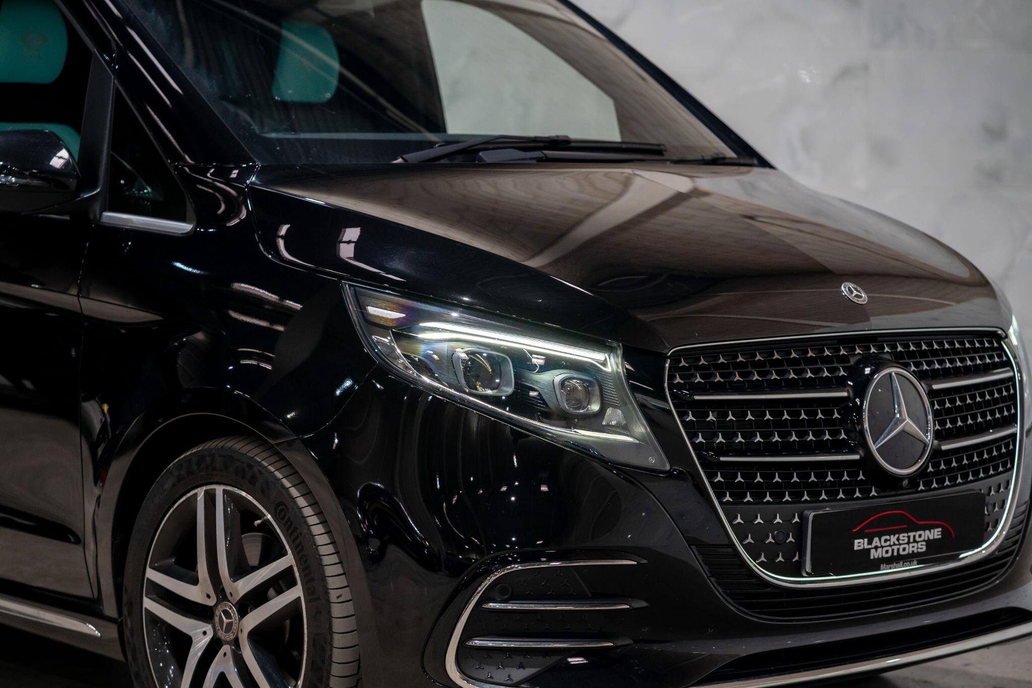 Mercedes-Benz V-Class view 39