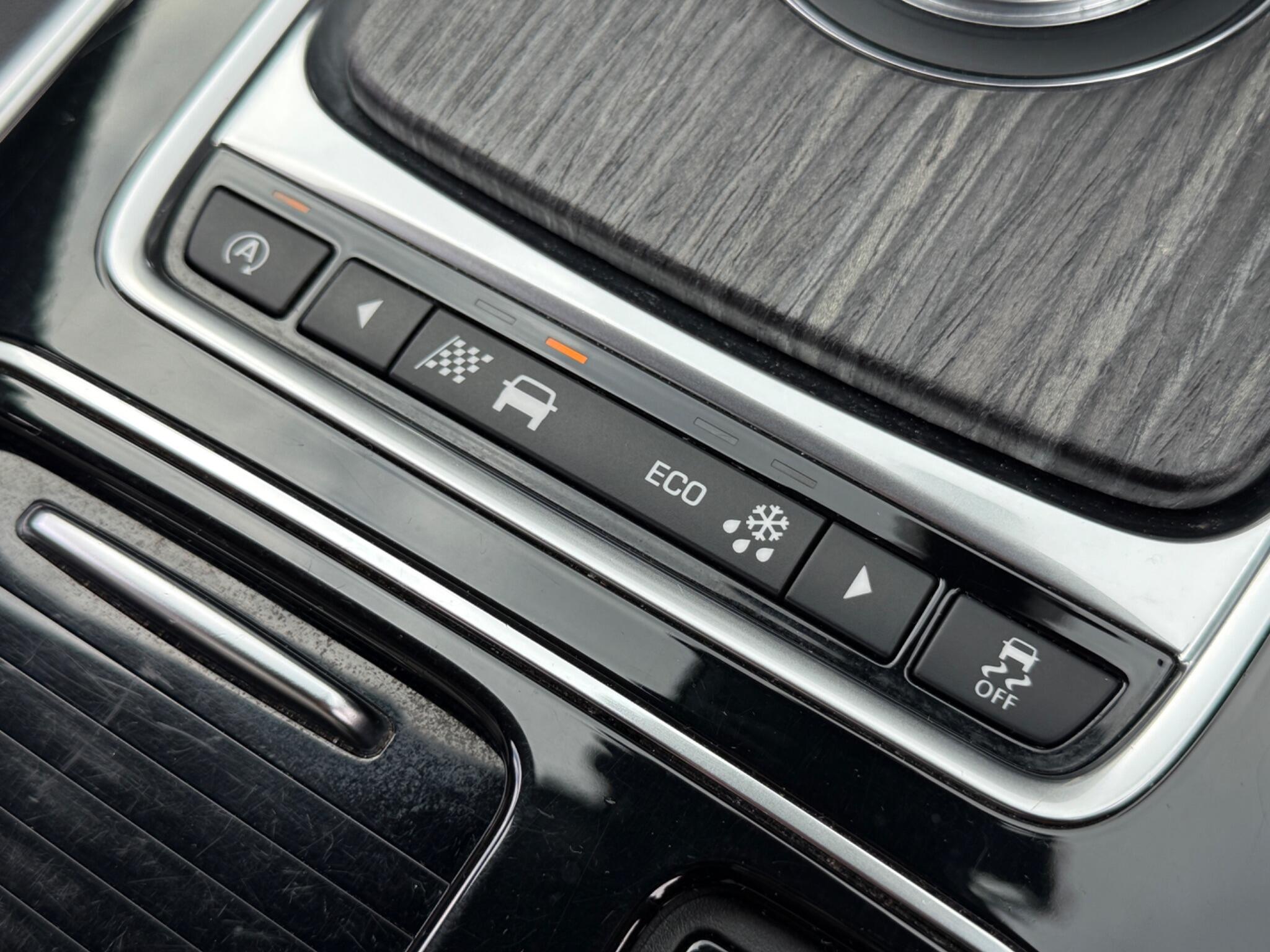 Jaguar XF - Image 56
