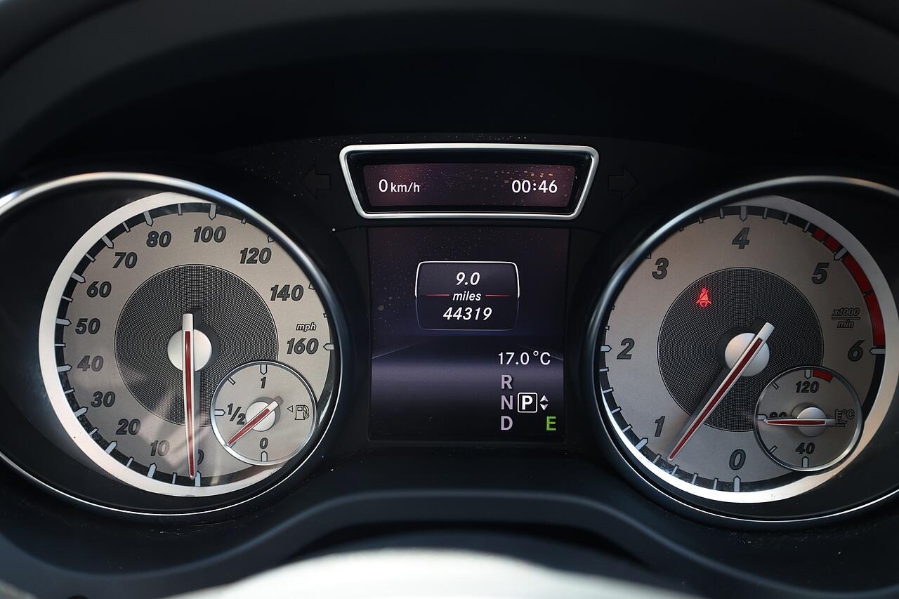 Mercedes-Benz Gla view 16