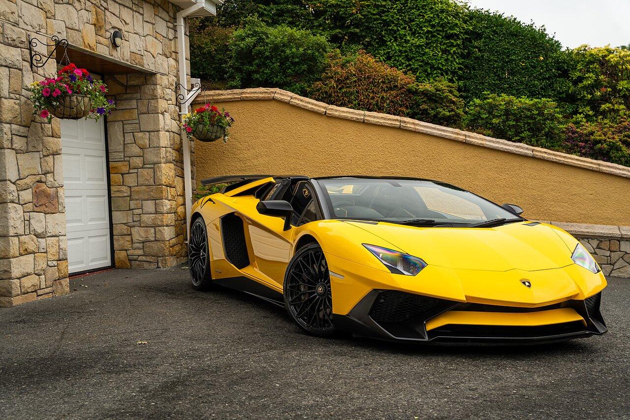 Lamborghini Aventador view 32