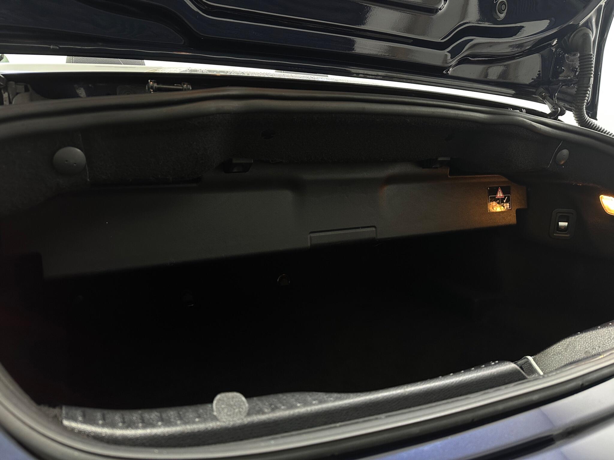 Mercedes-Benz C Class view 44