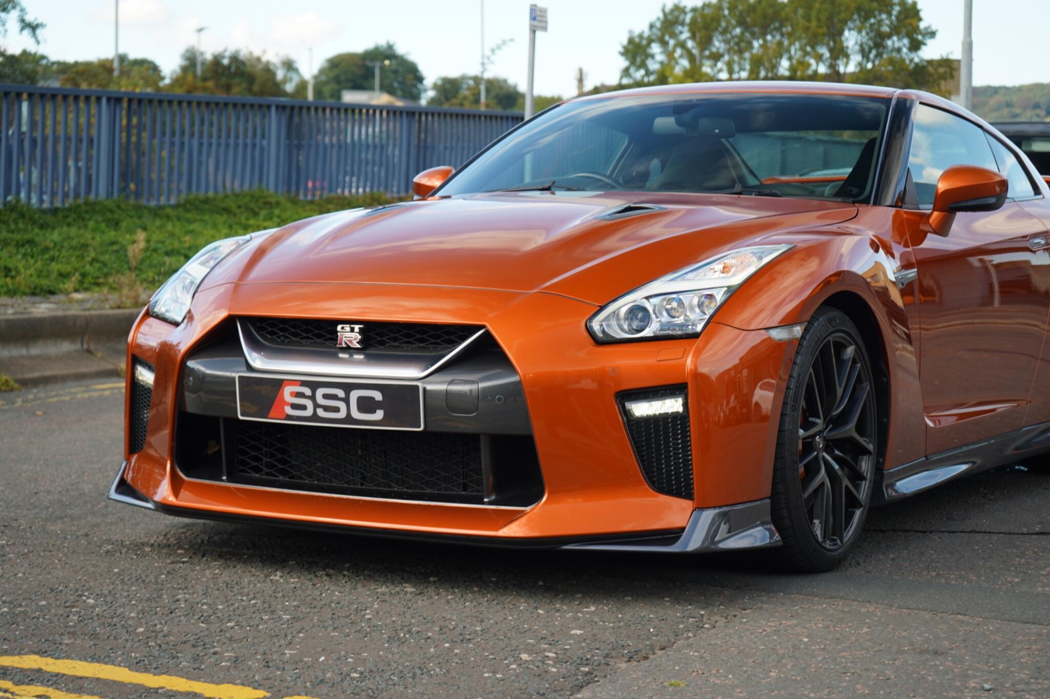 Nissan GT-R view 9