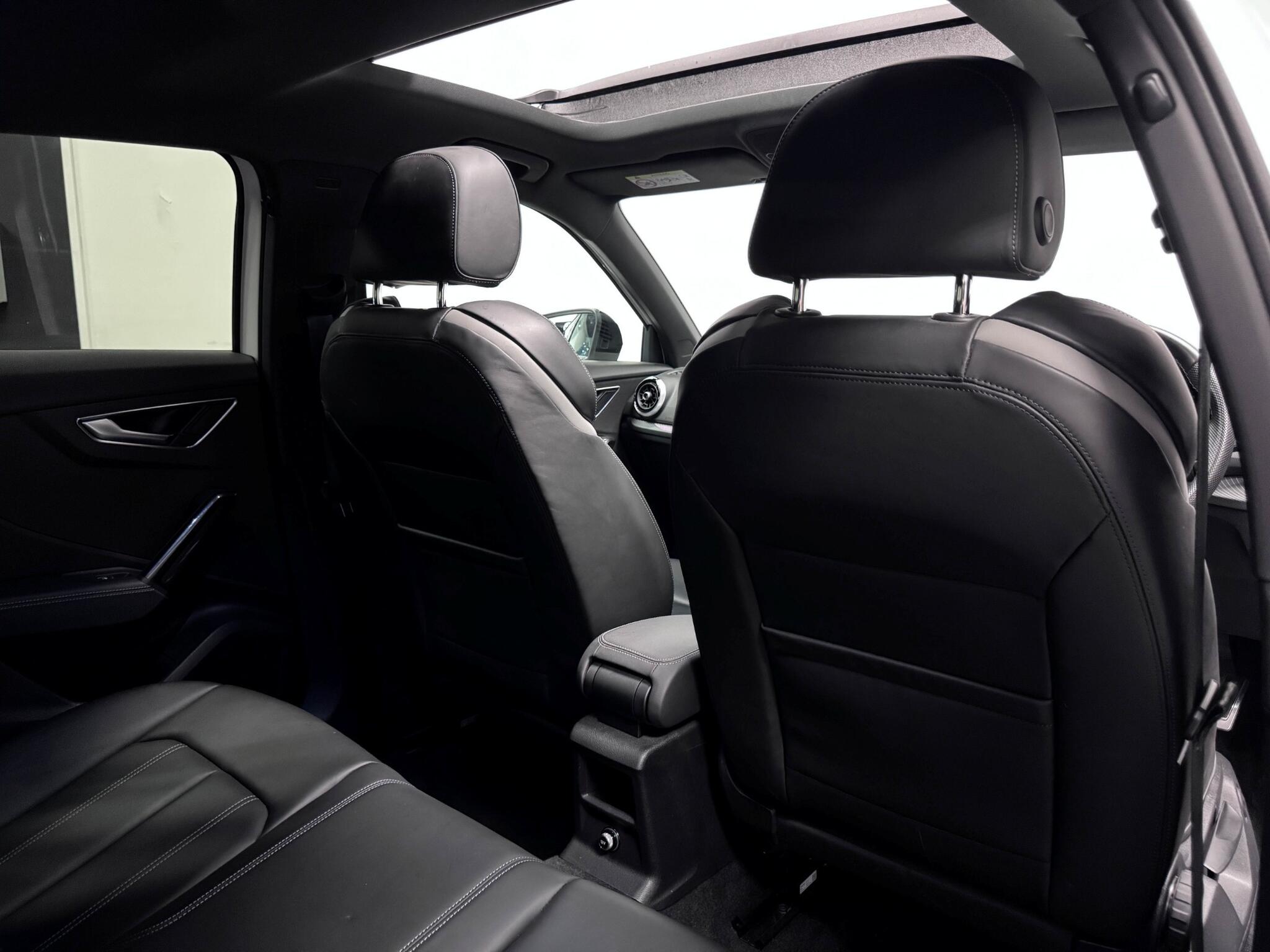 Audi SQ2 view 27