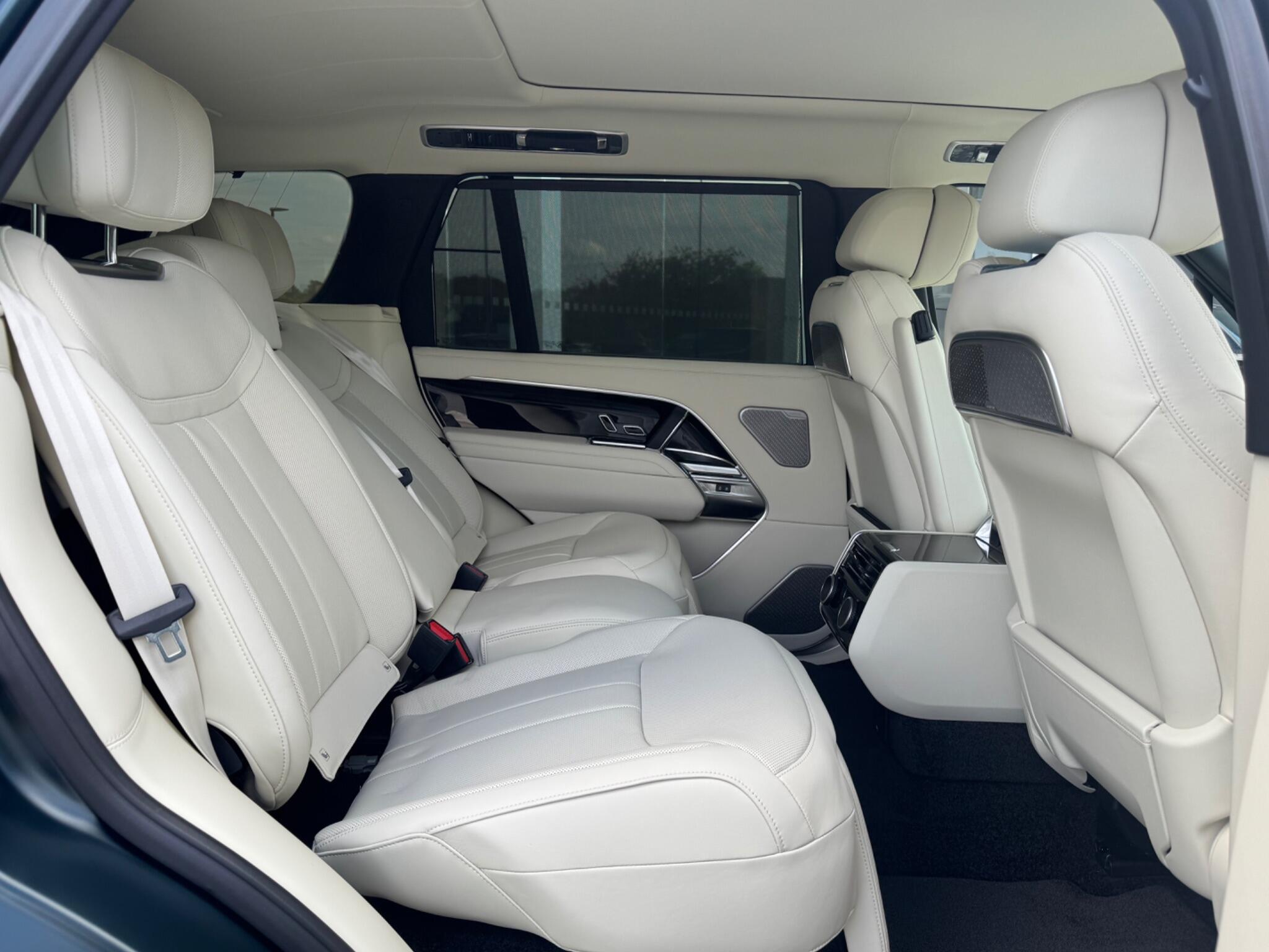 Land Rover Range Rover view 12