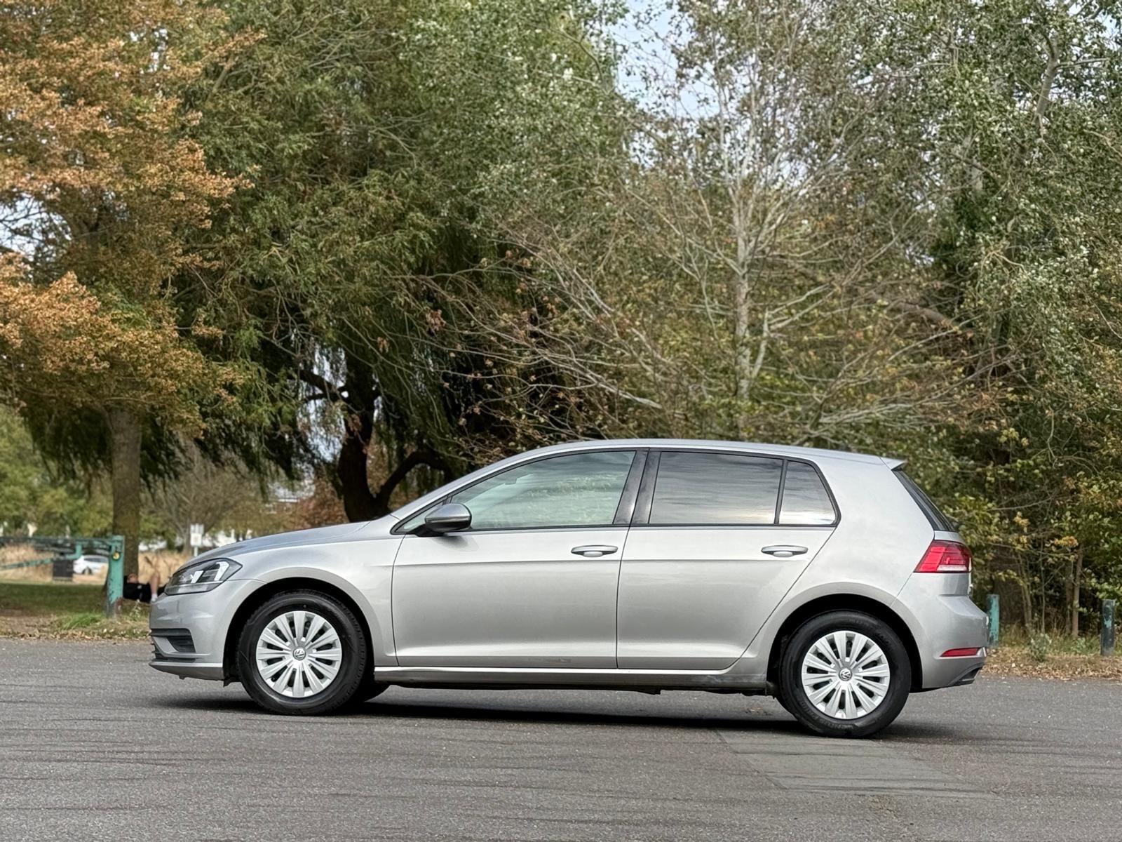 Volkswagen Golf view 8