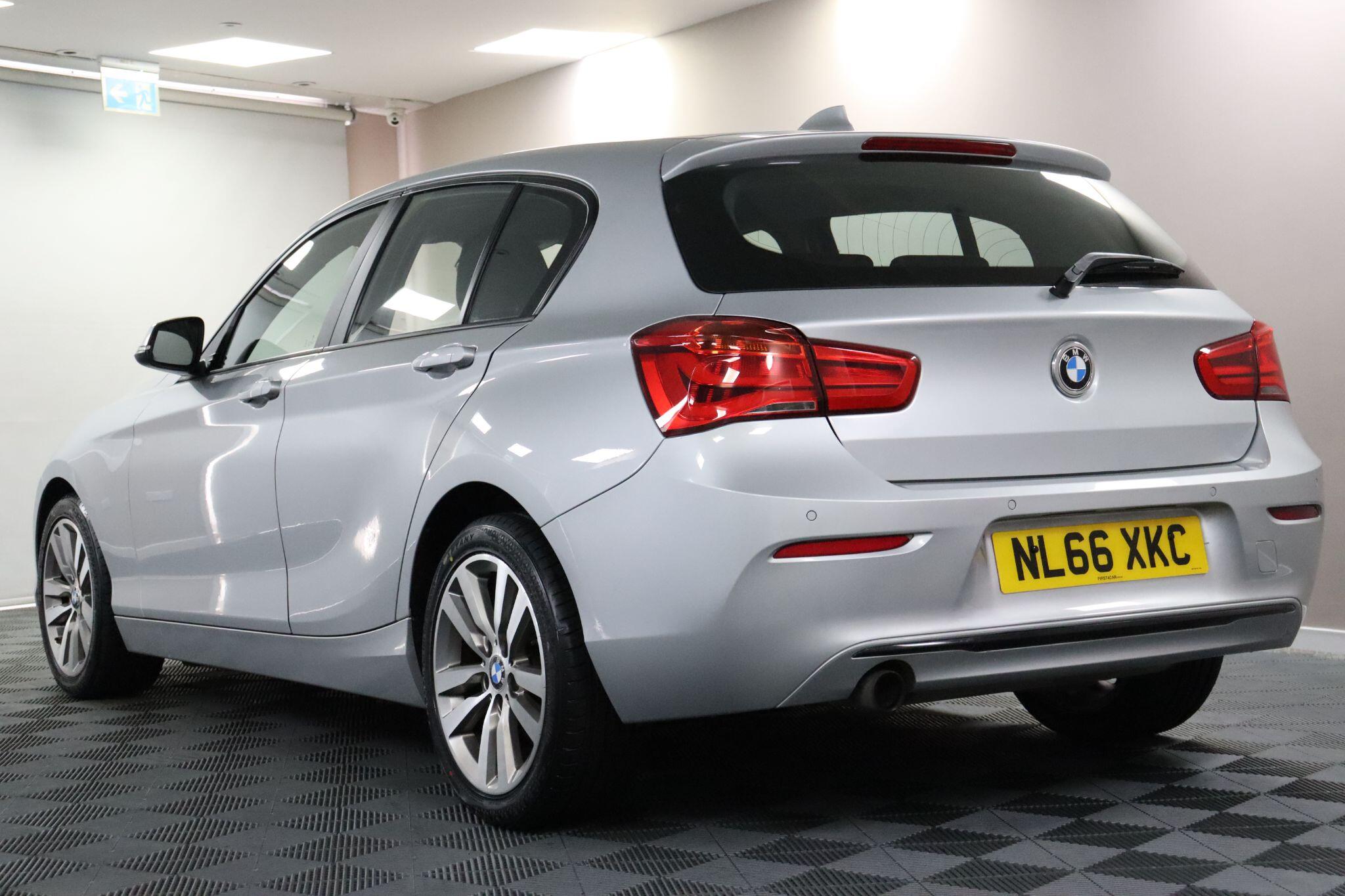 BMW 1 Series view 22