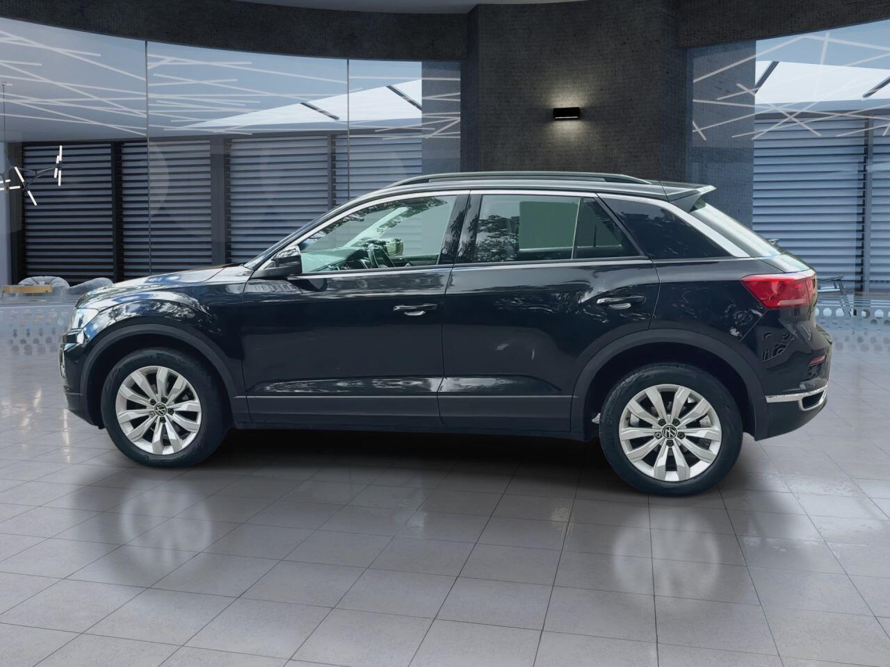 Volkswagen T-Roc view 5
