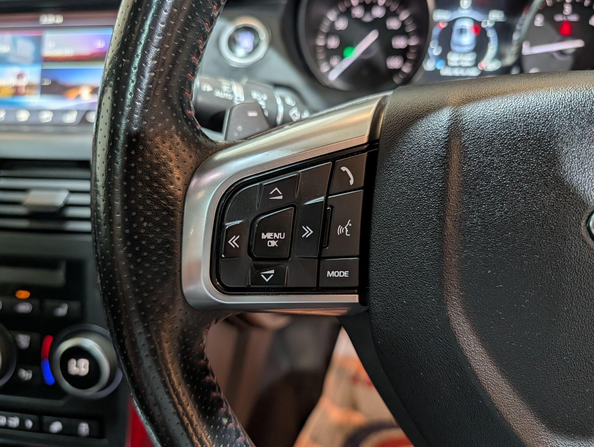 Land Rover Discovery Sport view 33
