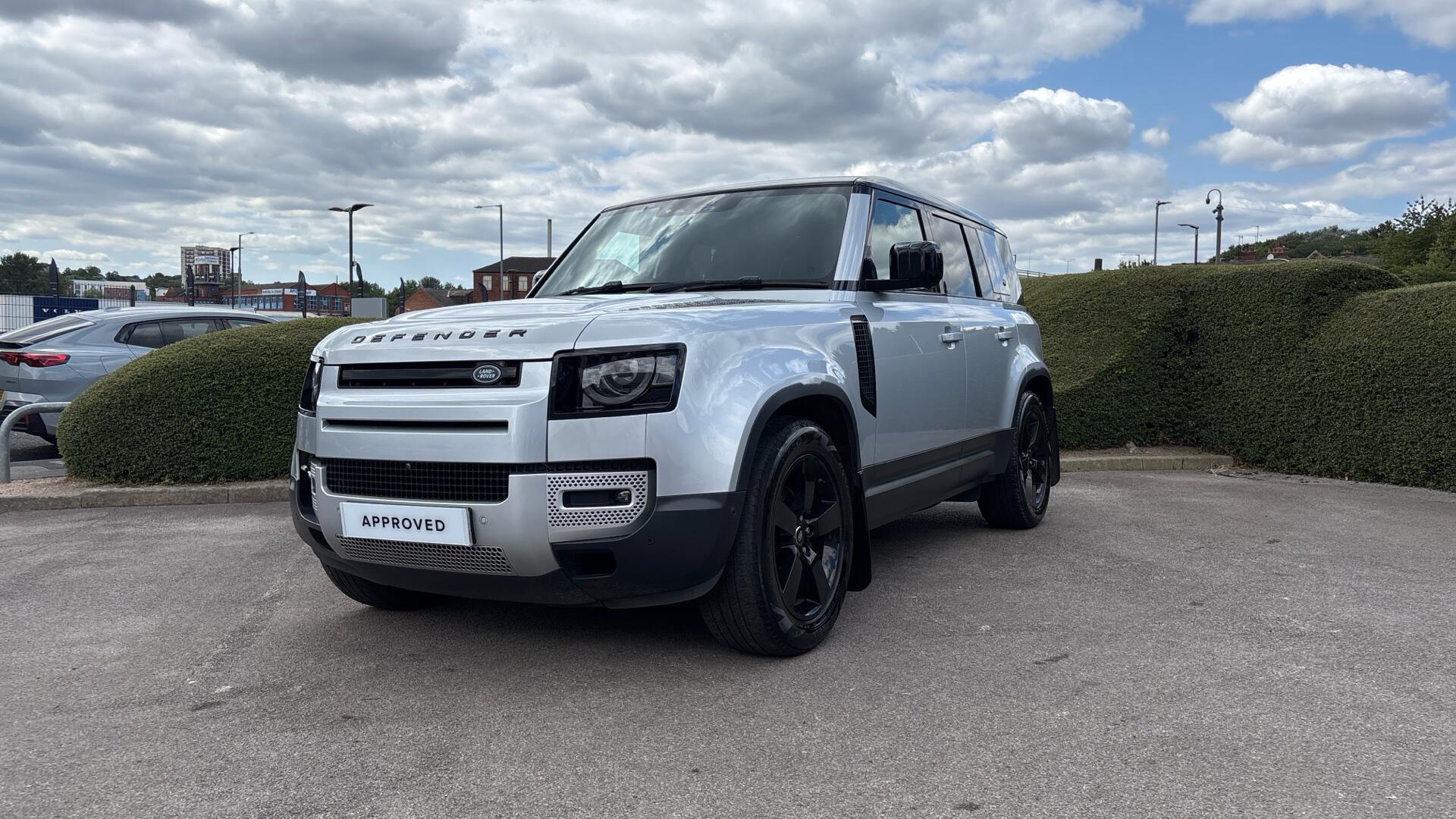 Land Rover Defender view 48