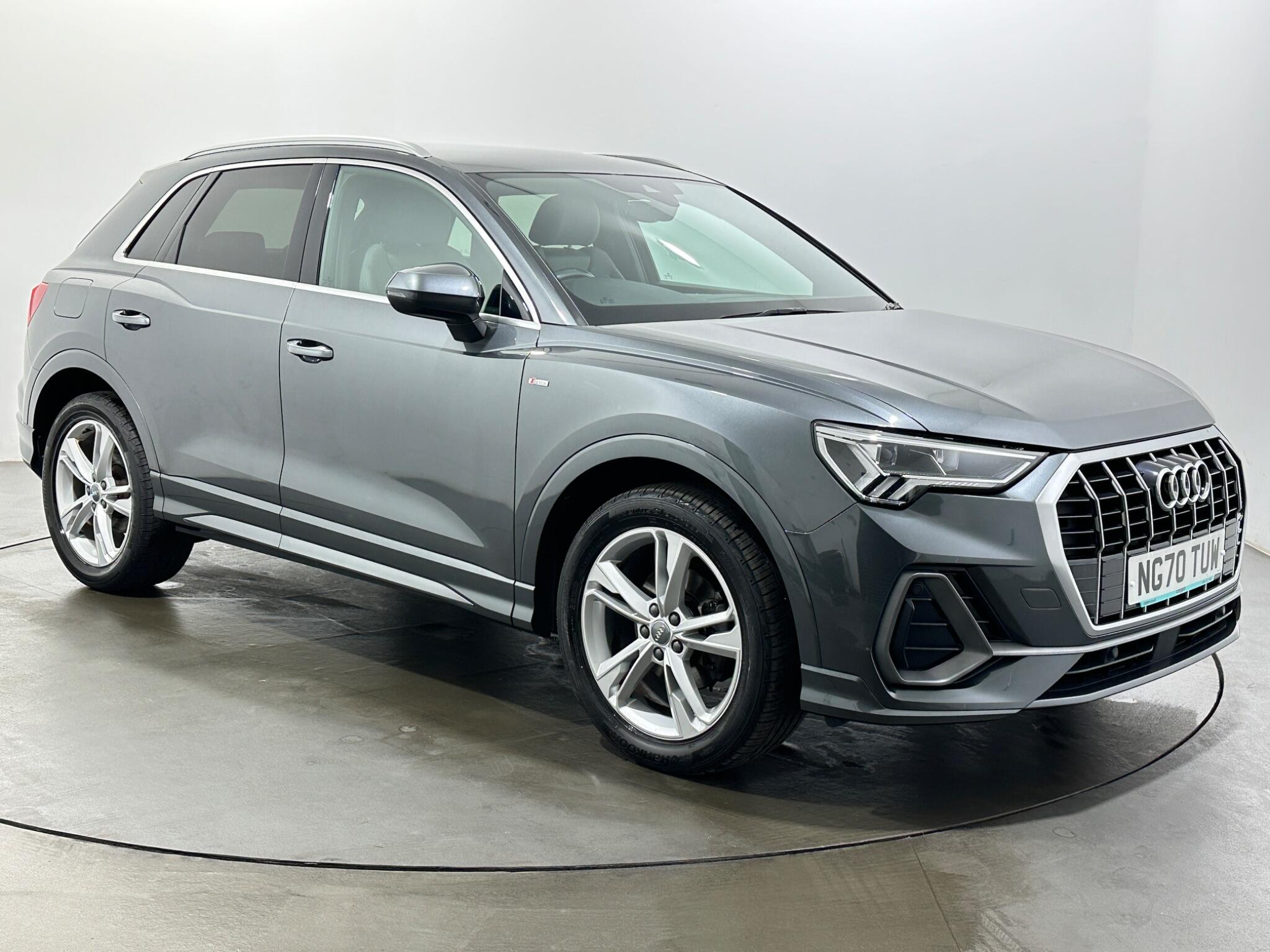 Audi Q3 main image